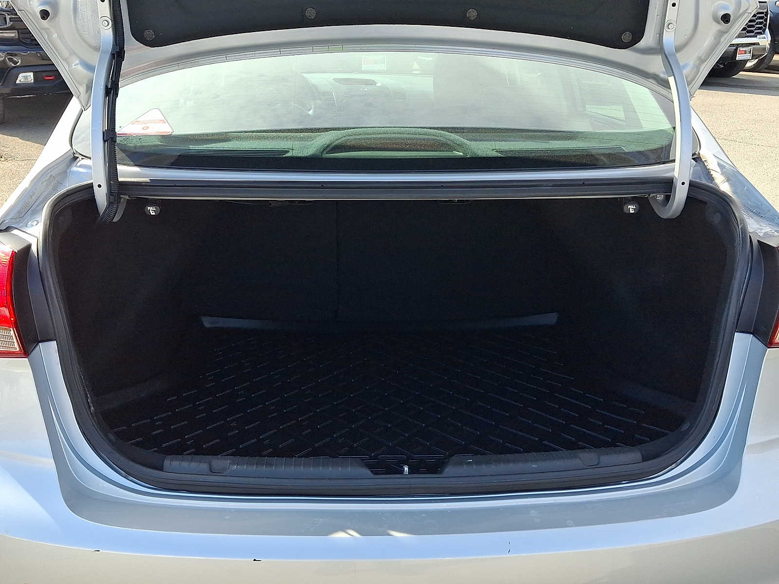 Thumbnail: 2017 Kia Forte - 24