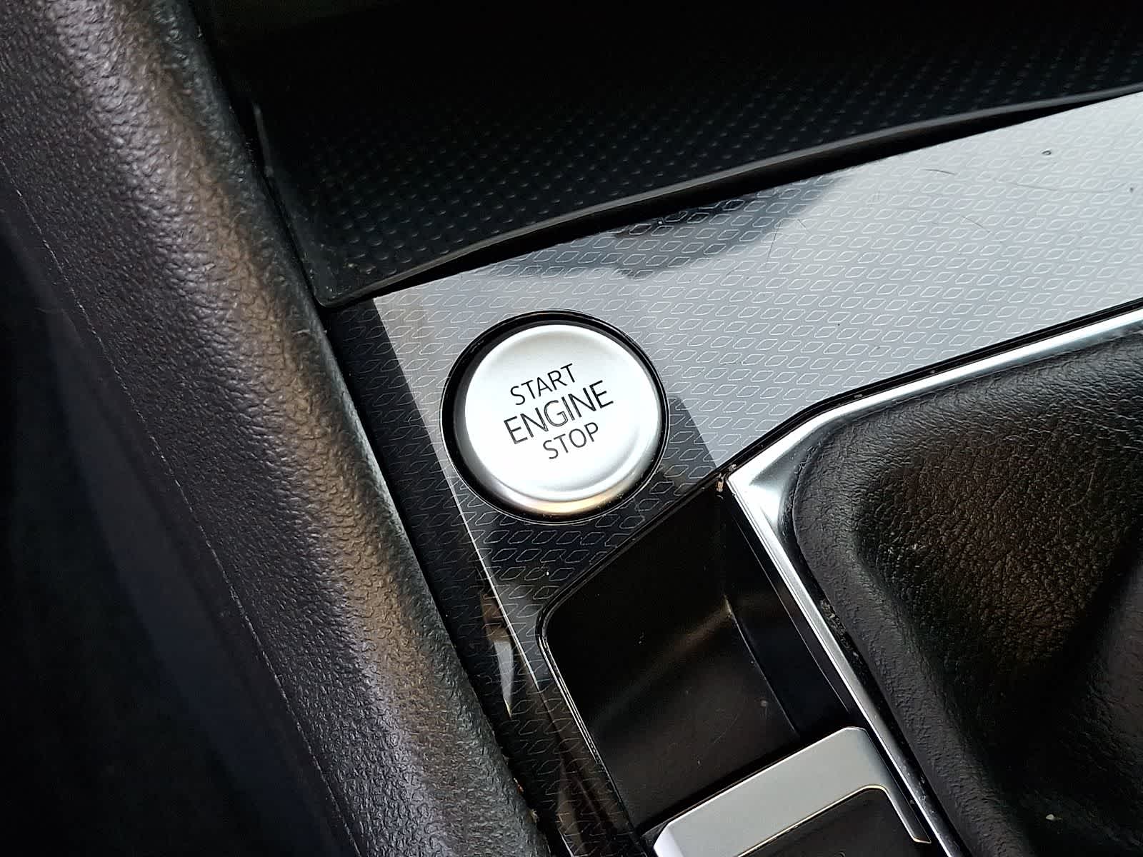 Thumbnail: 2025 Volkswagen Taos - 22