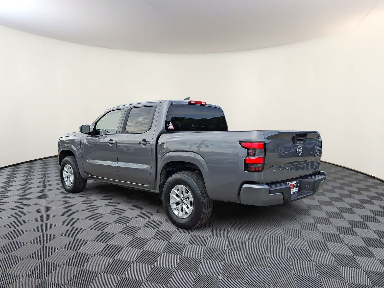 Thumbnail: 2024 Nissan Frontier - 7