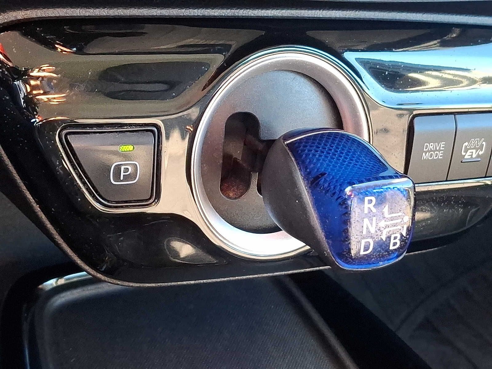 Thumbnail: 2020 Toyota Prius Prime - 16