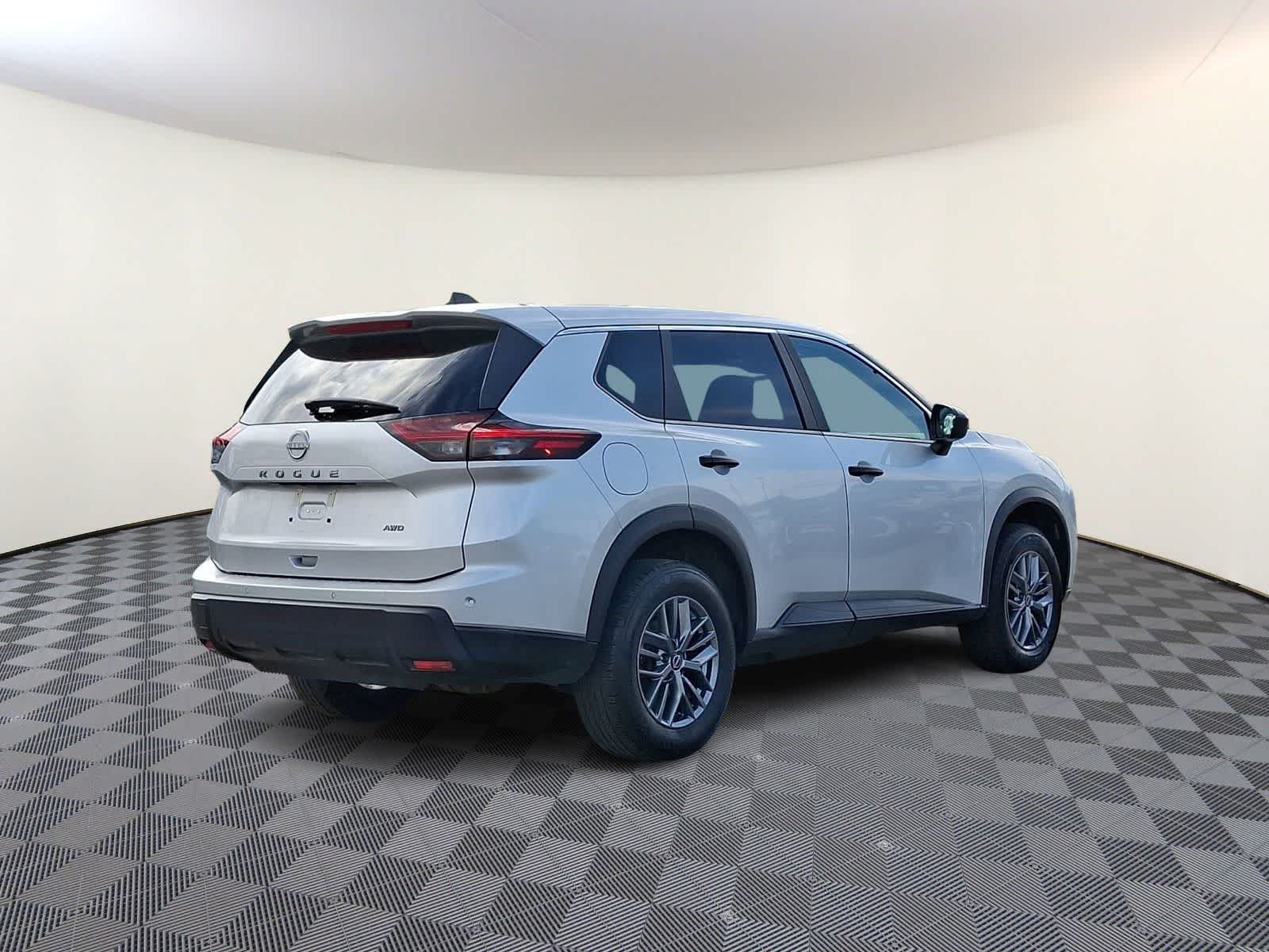 Thumbnail: 2024 Nissan Rogue - 5