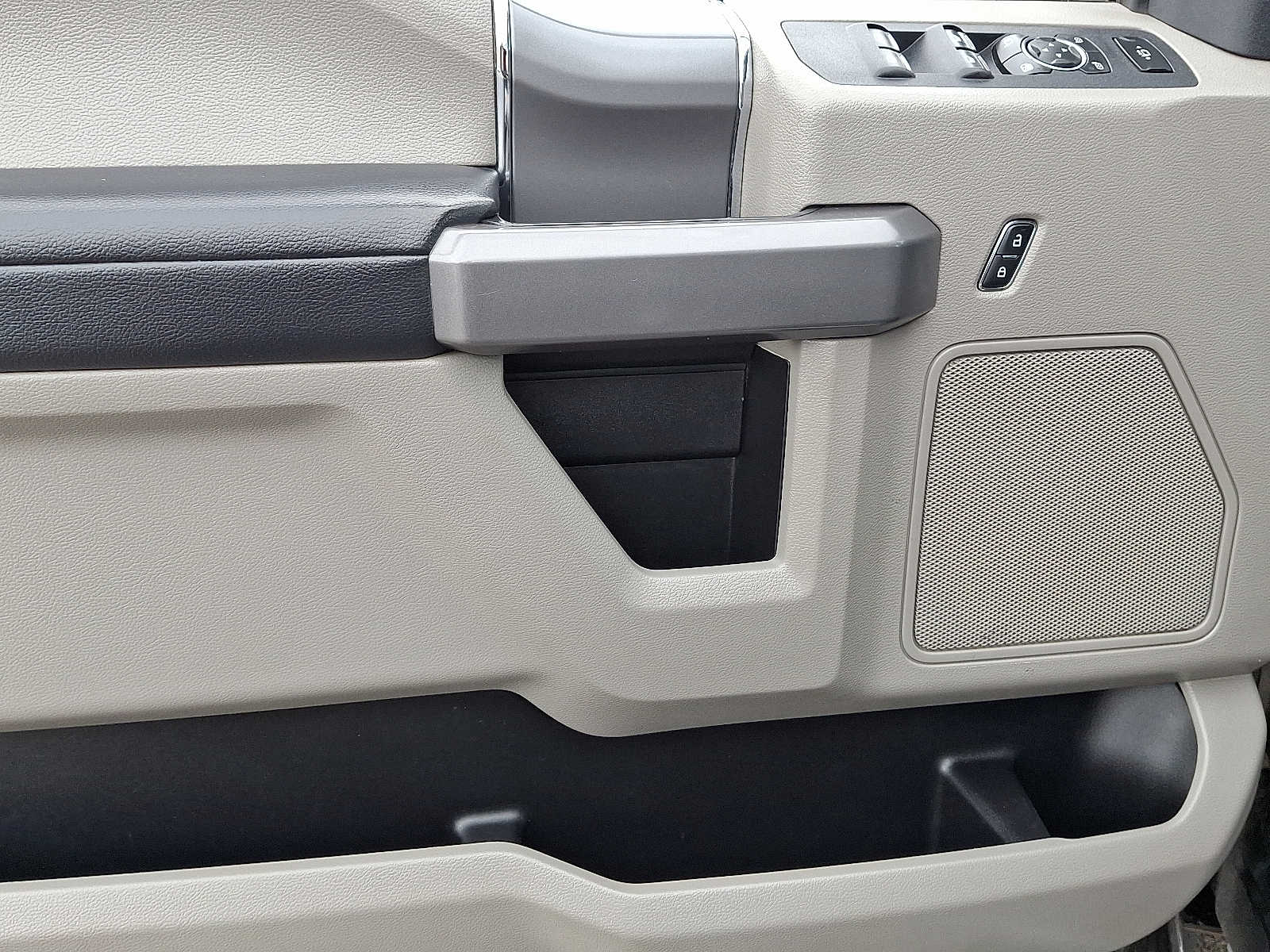 Thumbnail: 2019 Ford F-350 - 13