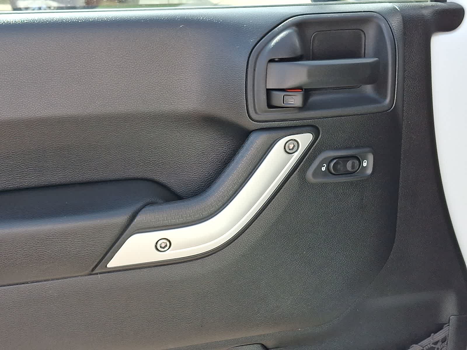 Thumbnail: 2015 Jeep Wrangler - 13