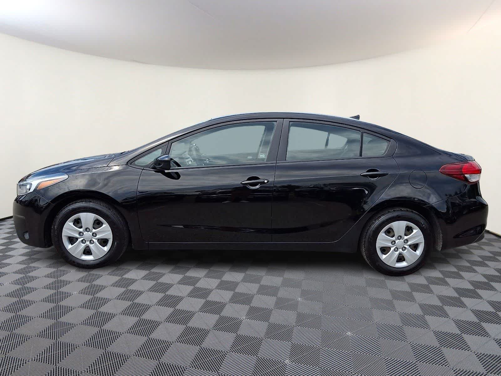 Thumbnail: 2018 Kia Forte - 8