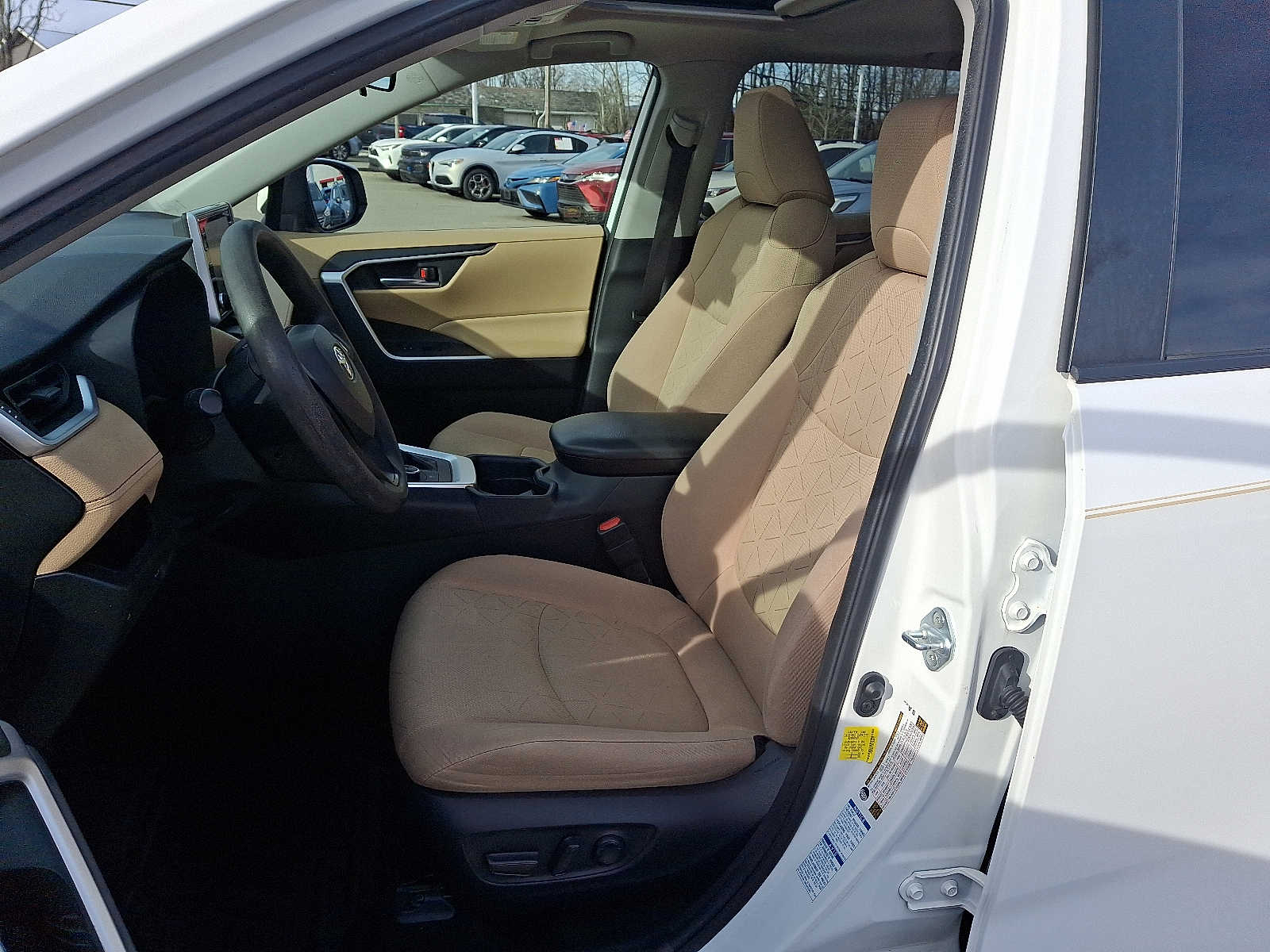 Thumbnail: 2019 Toyota RAV4 - 16