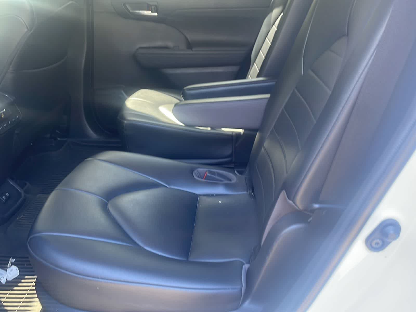 Thumbnail: 2021 Toyota Highlander - 14
