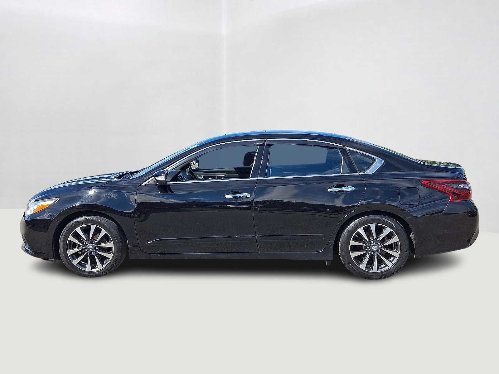 Thumbnail: 2016 Nissan Altima - 8