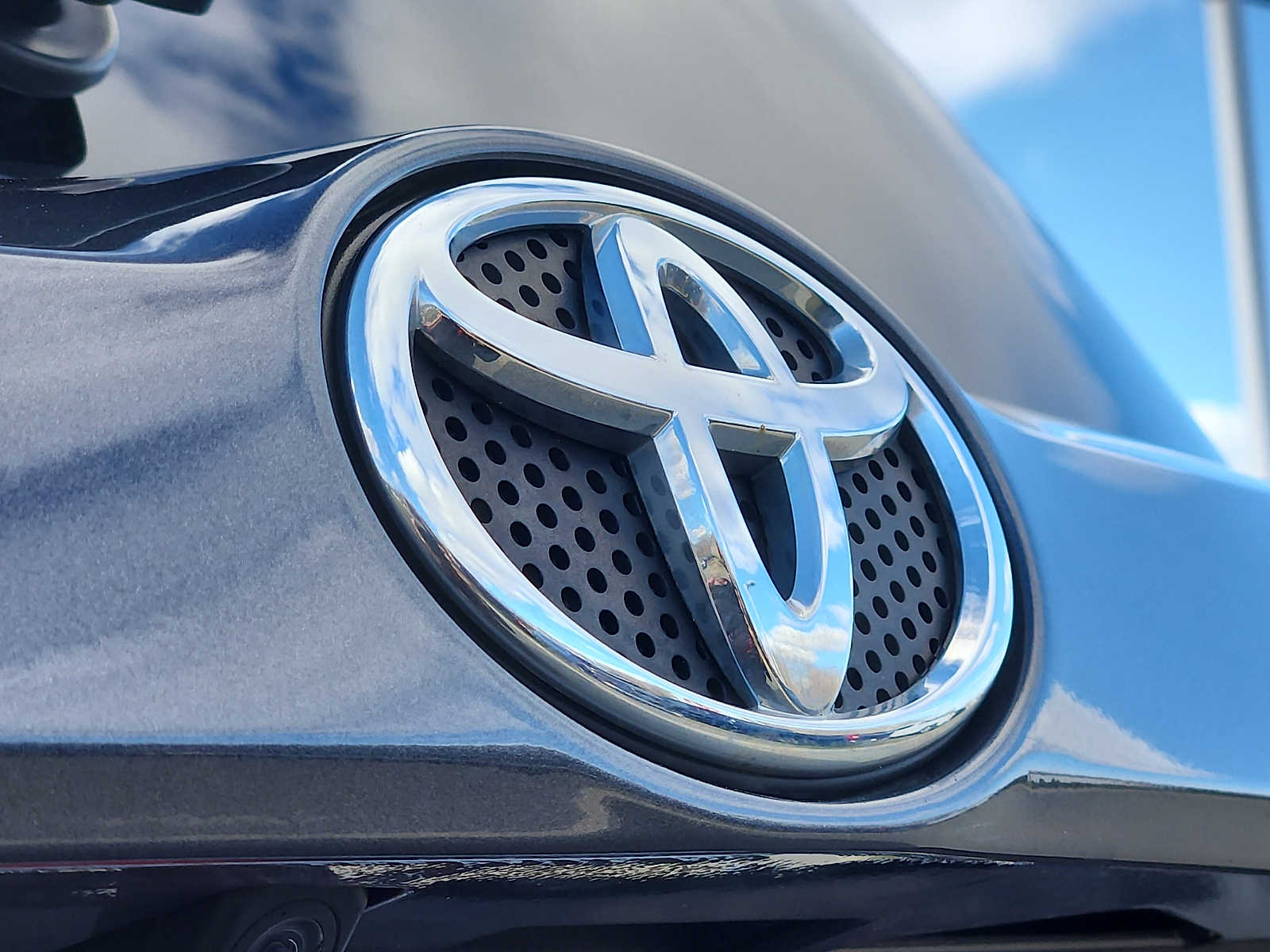 Thumbnail: 2017 Toyota RAV4 - 34