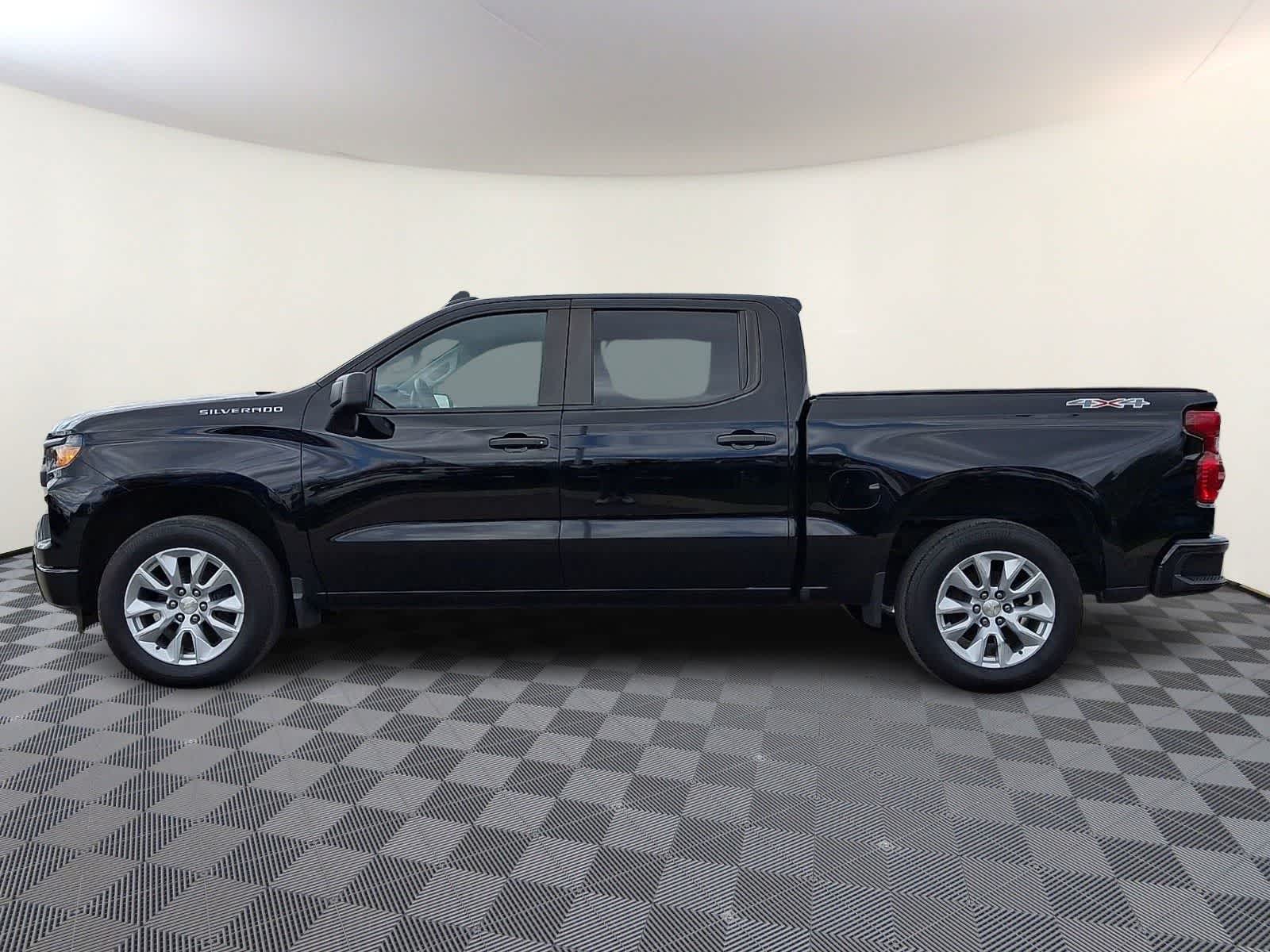 Thumbnail: 2023 Chevrolet Silverado 1500 - 8