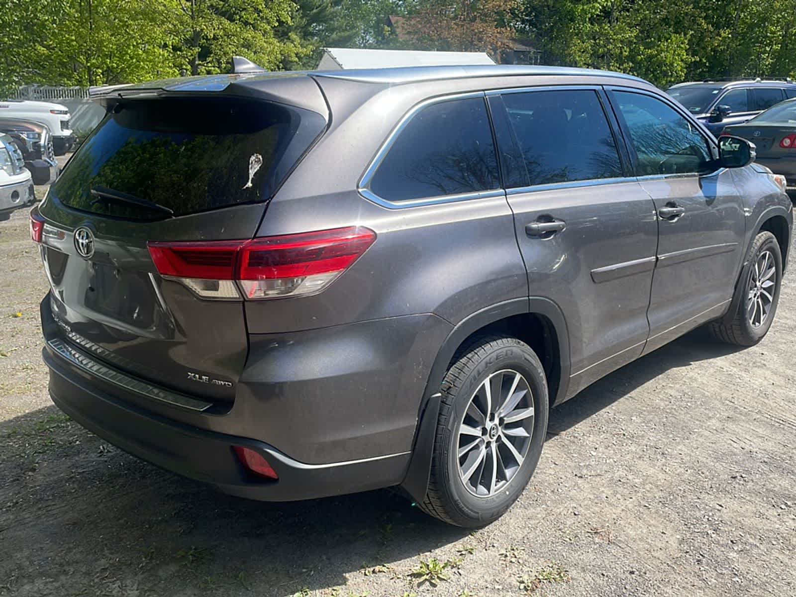 Thumbnail: 2017 Toyota Highlander - 10