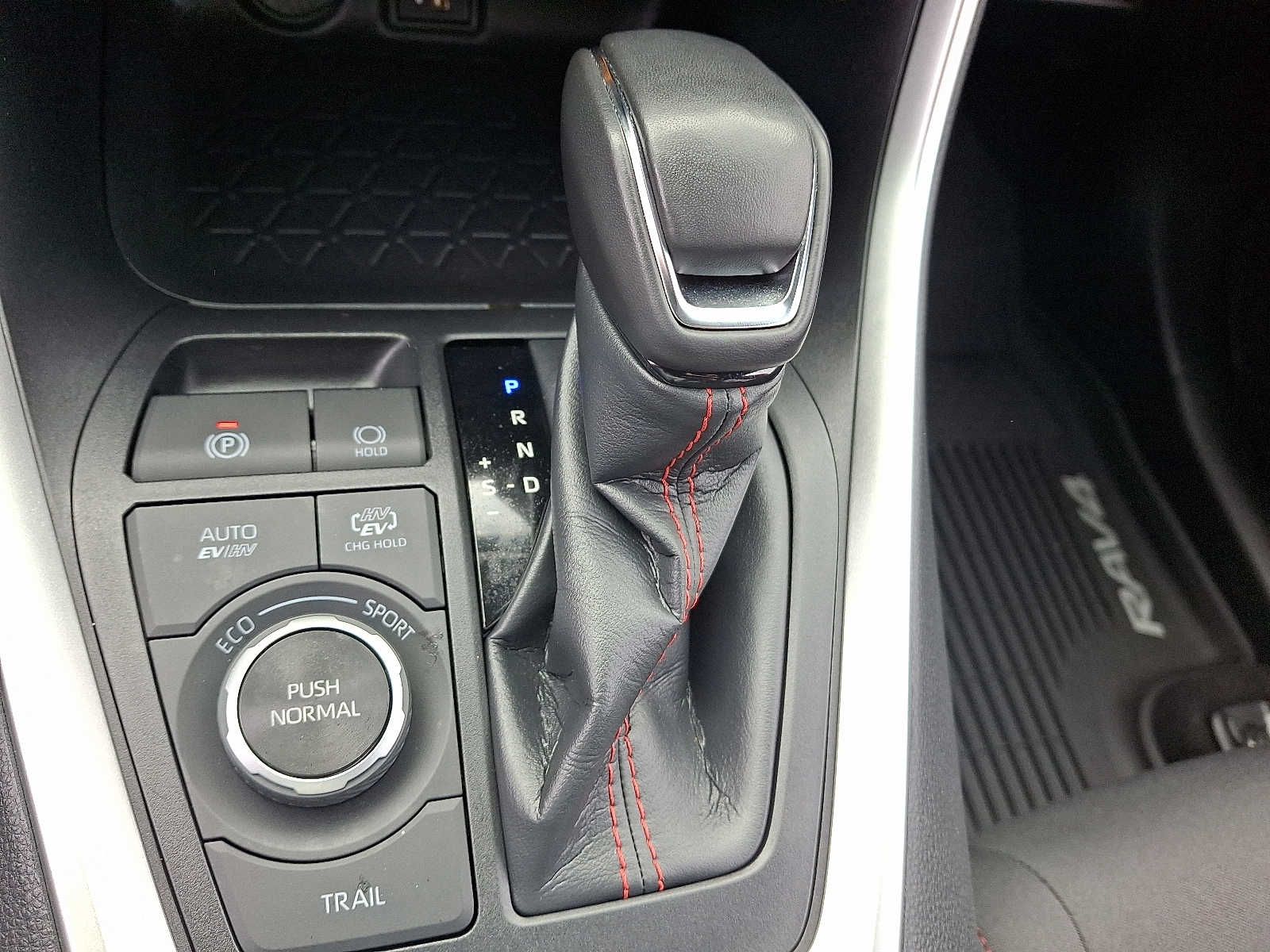 Thumbnail: 2024 Toyota RAV4 - 18