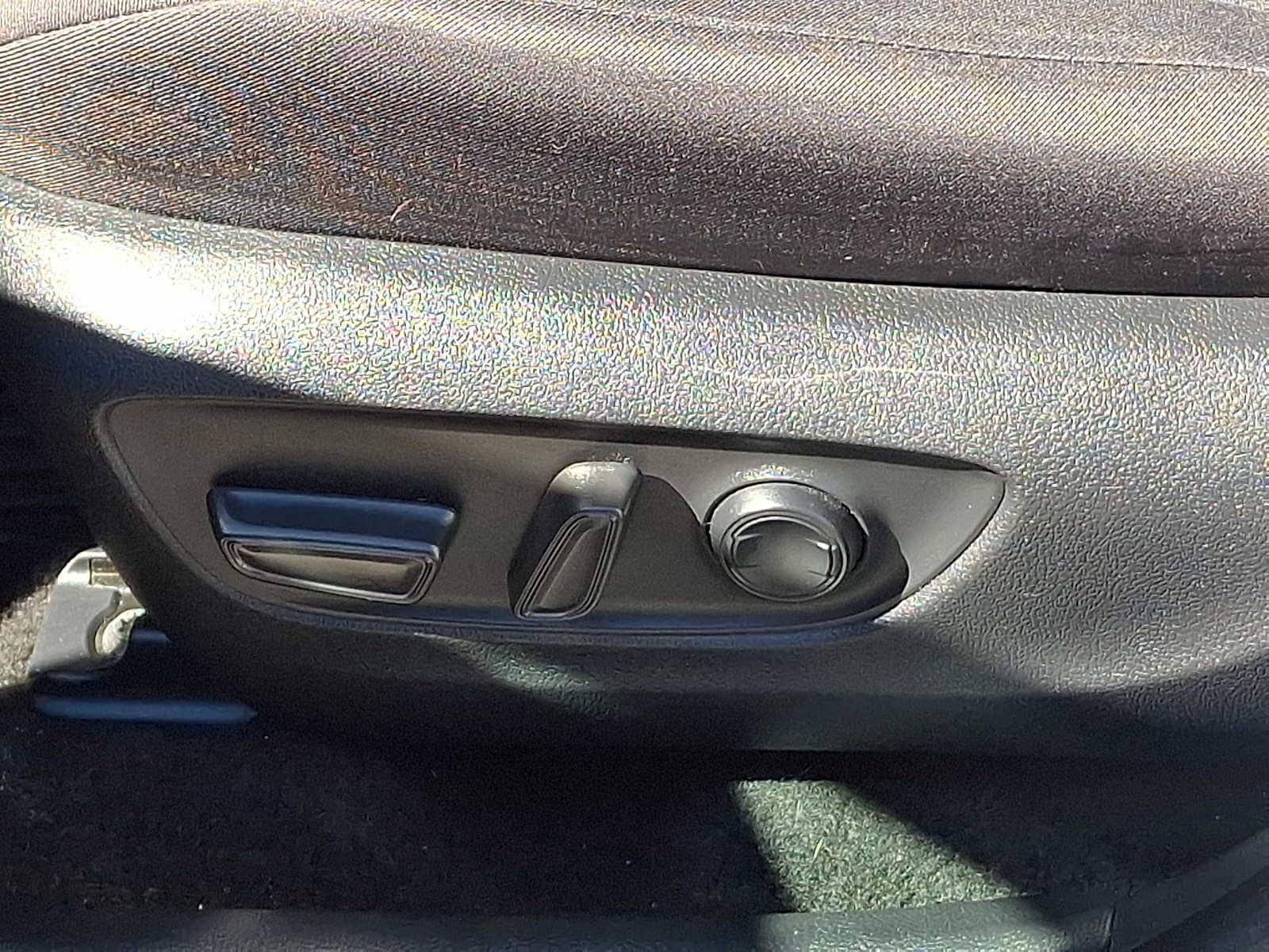 Thumbnail: 2021 Toyota RAV4 - 28