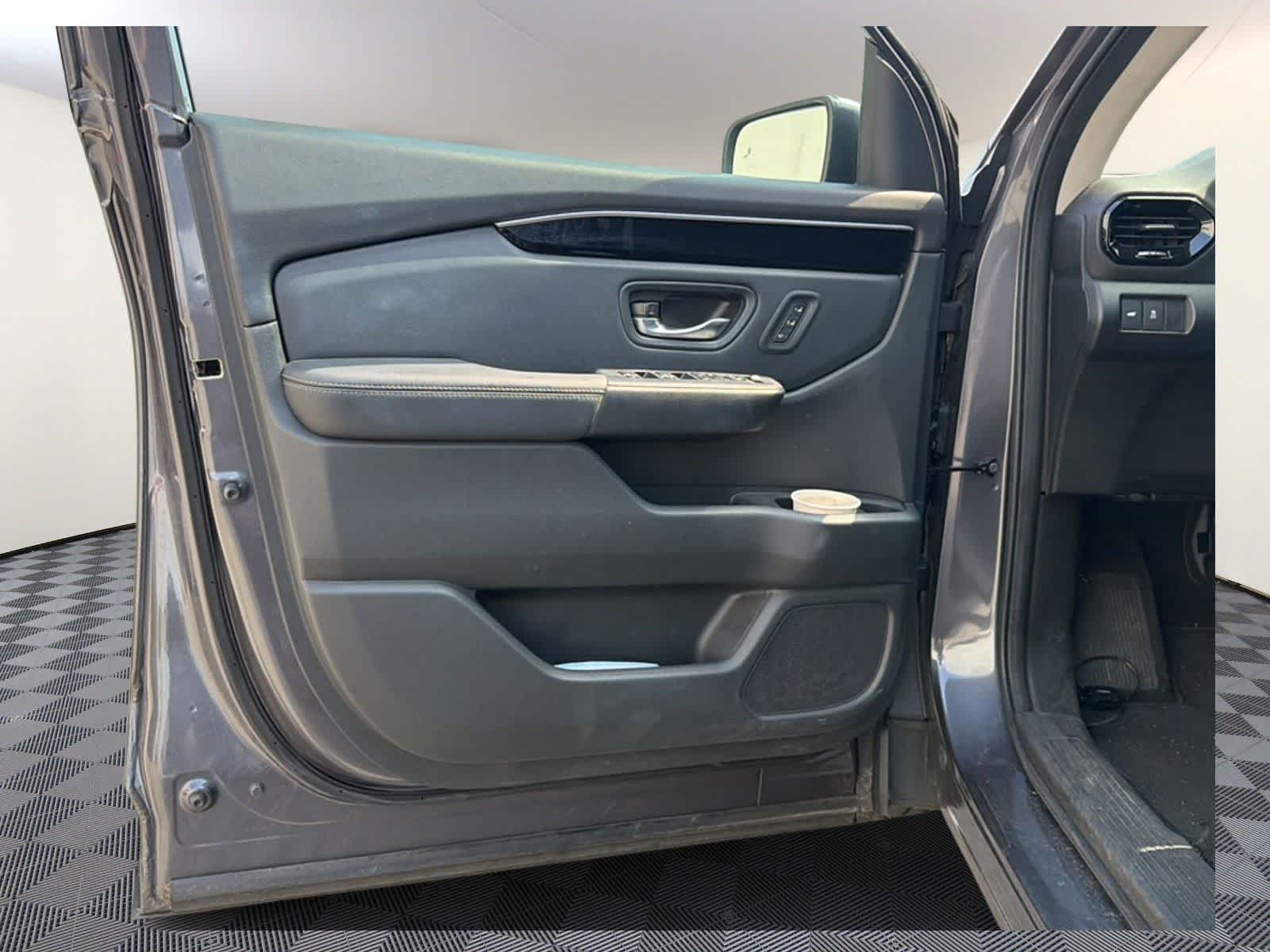 Thumbnail: 2023 Honda Pilot - 8