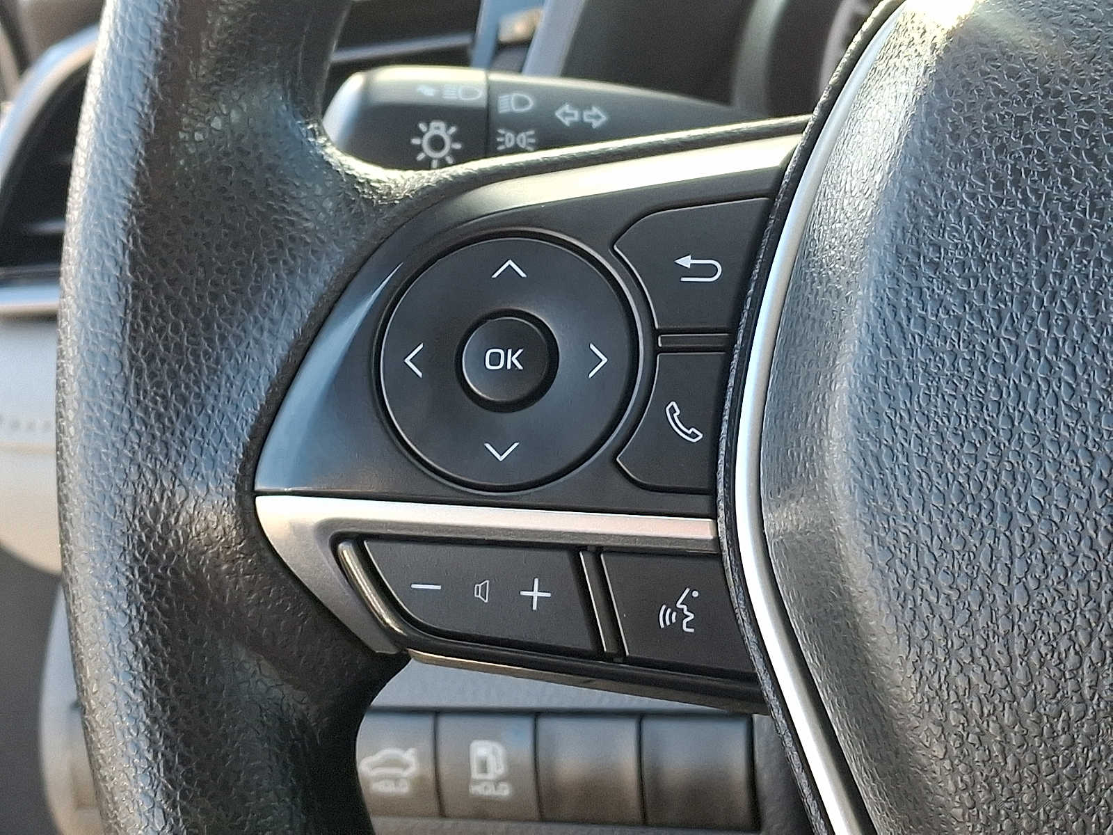 Thumbnail: 2023 Toyota Camry - 18