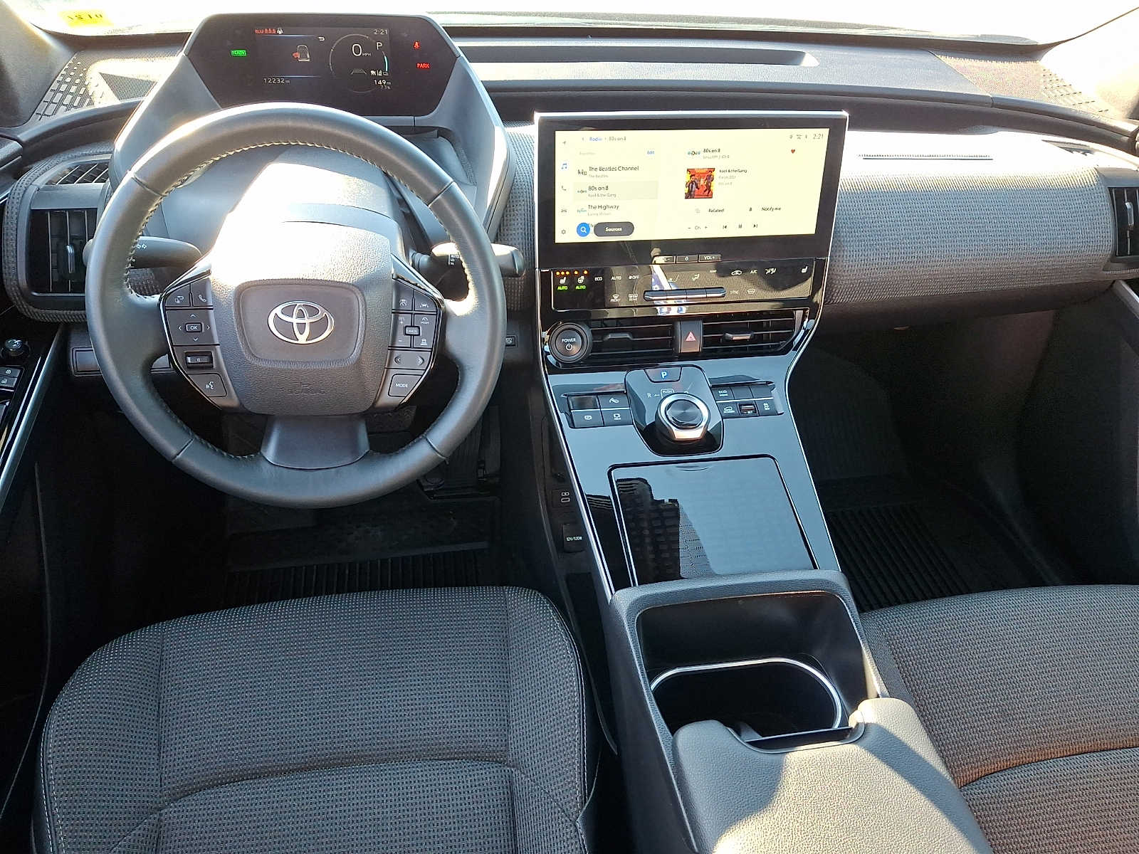 Thumbnail: 2025 Toyota bZ4X - 14