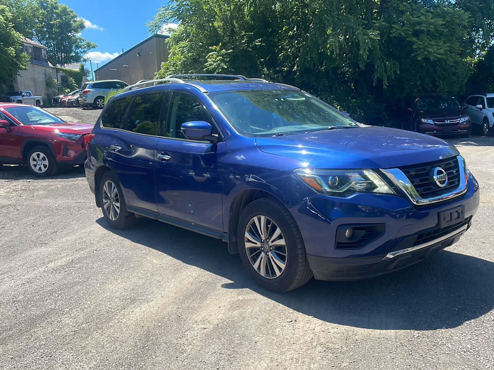 Thumbnail: 2017 Nissan Pathfinder - 10