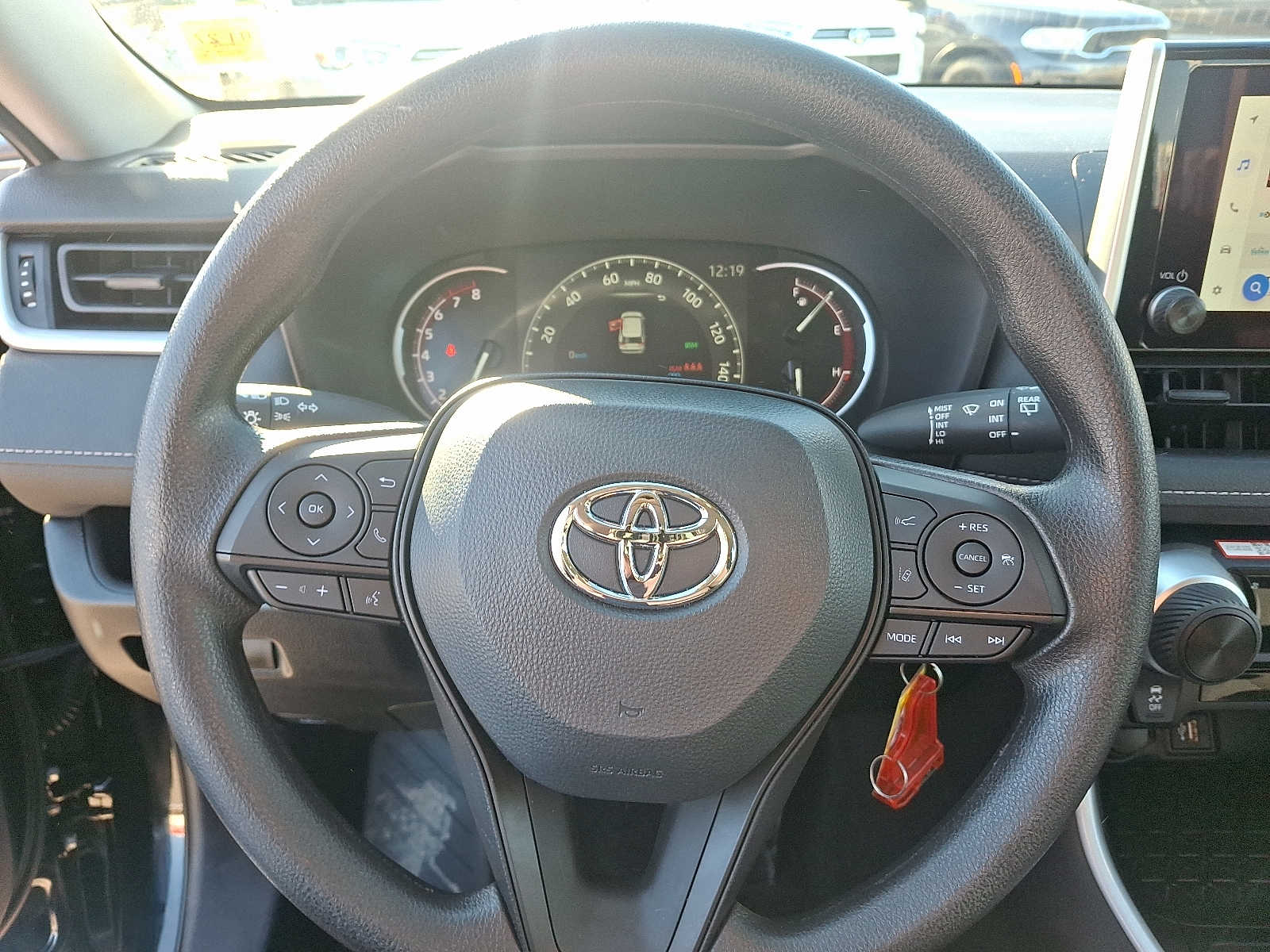 Thumbnail: 2025 Toyota RAV4 - 21