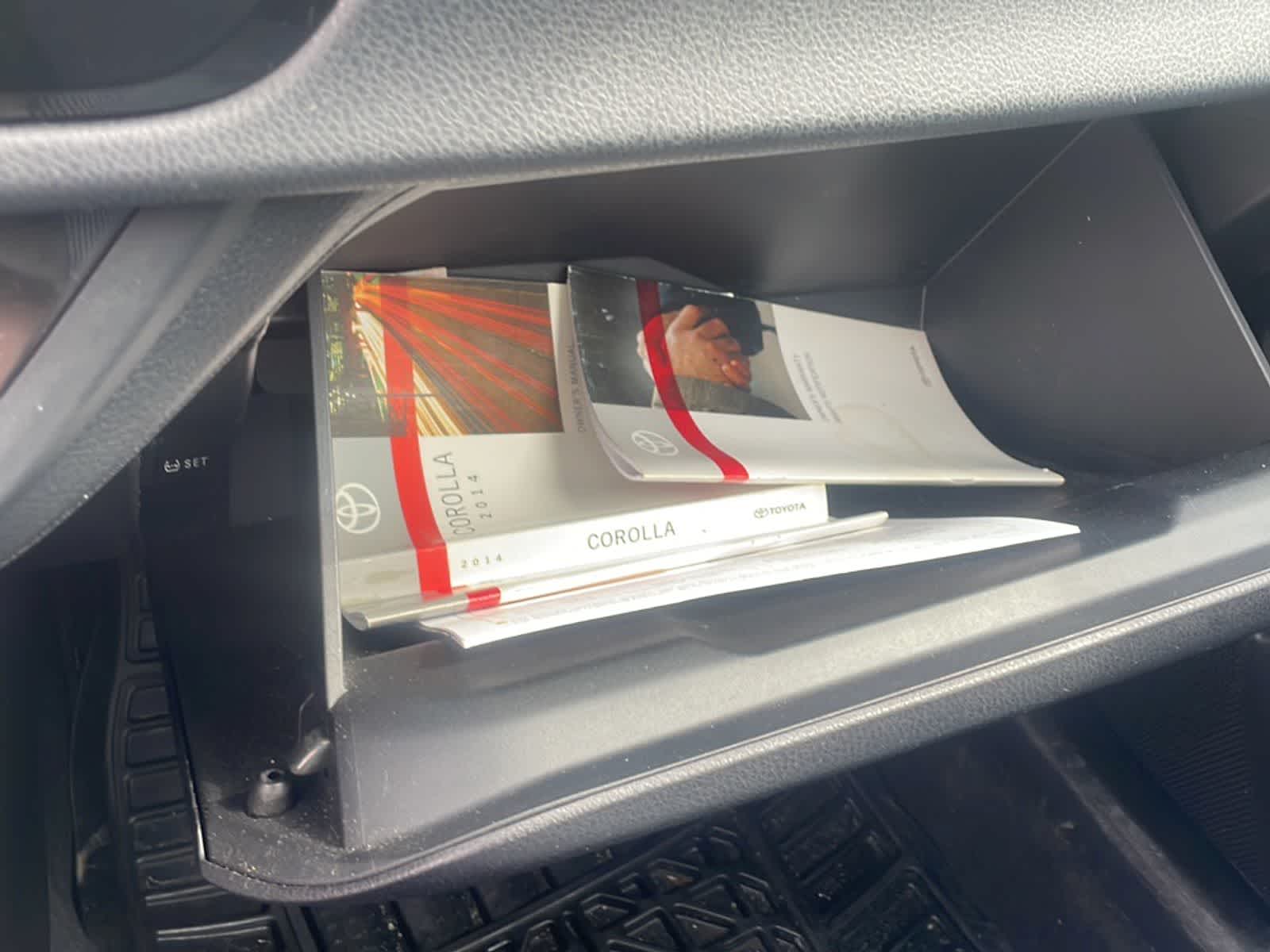 Thumbnail: 2014 Toyota Corolla - 16