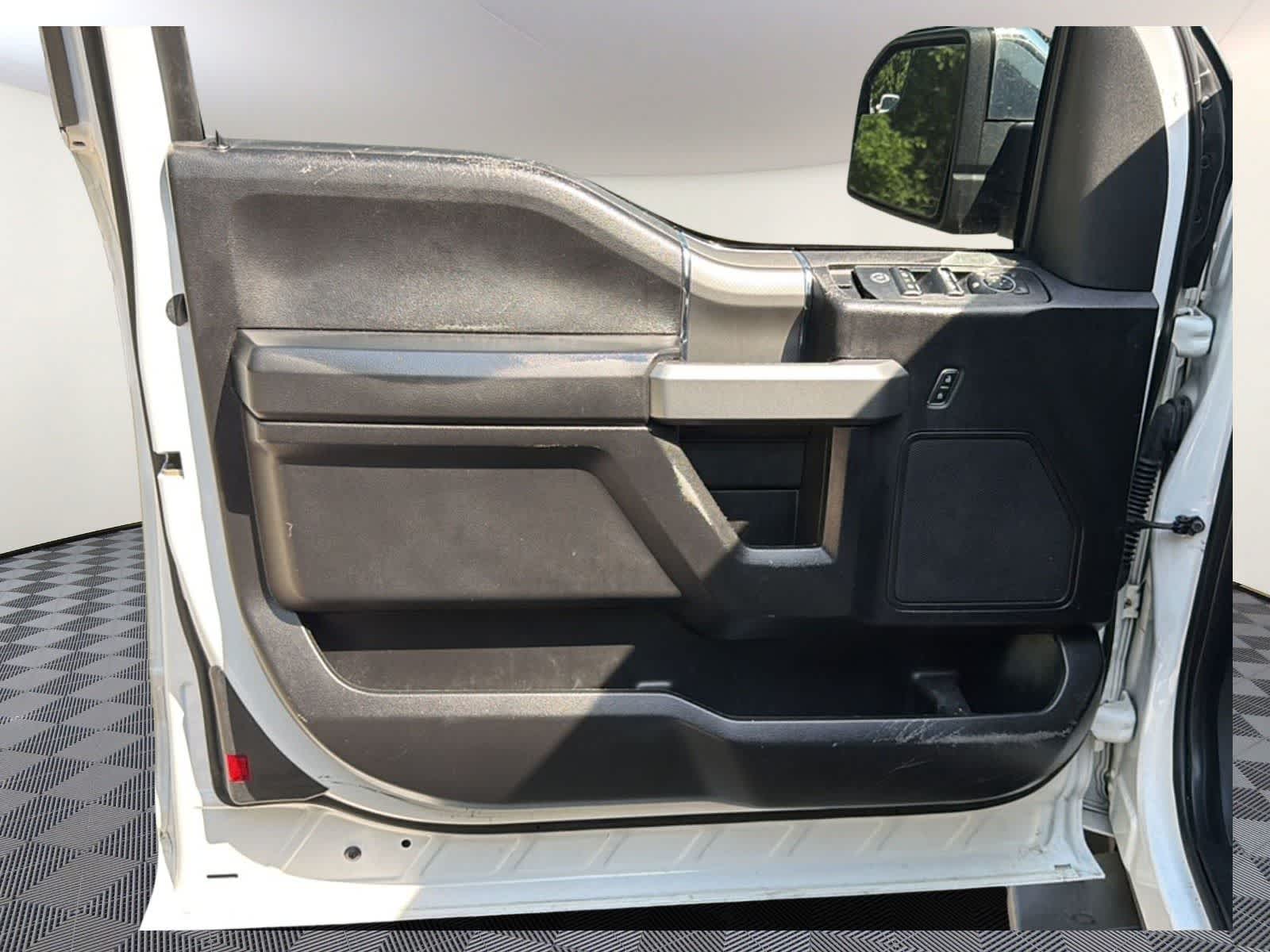 Thumbnail: 2017 Ford F-150 - 8