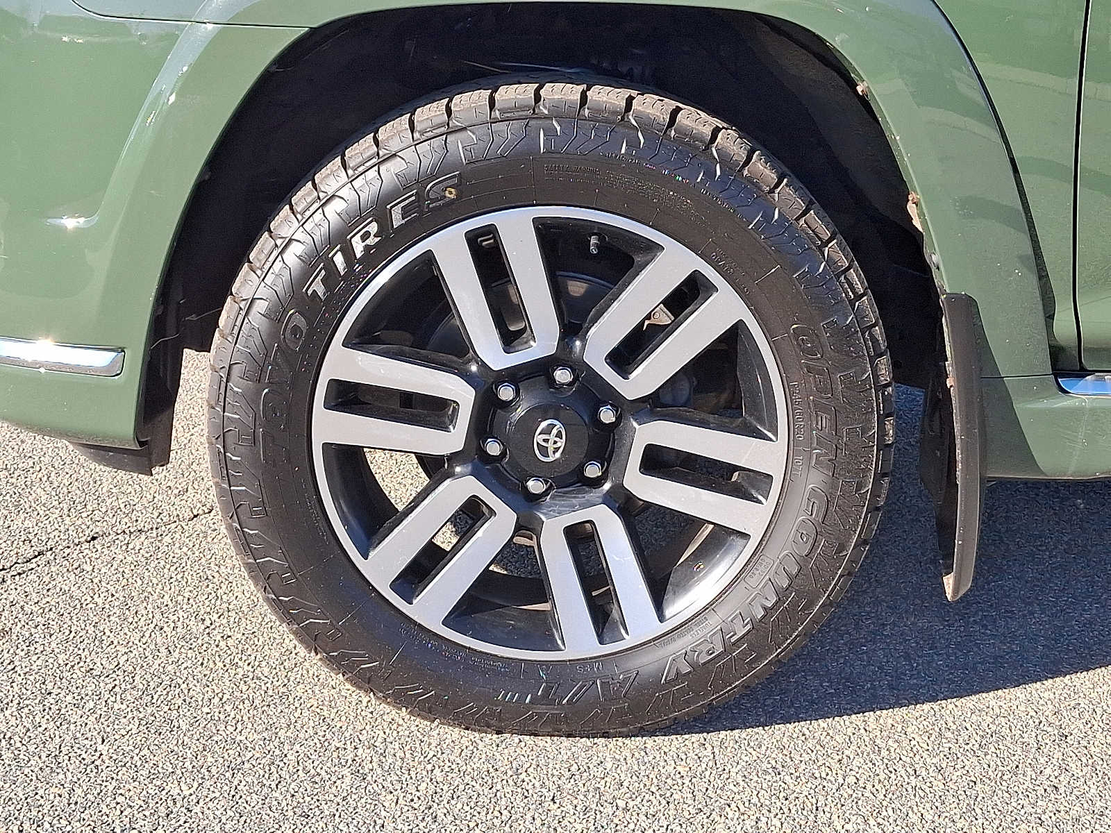 Thumbnail: 2022 Toyota 4Runner - 11