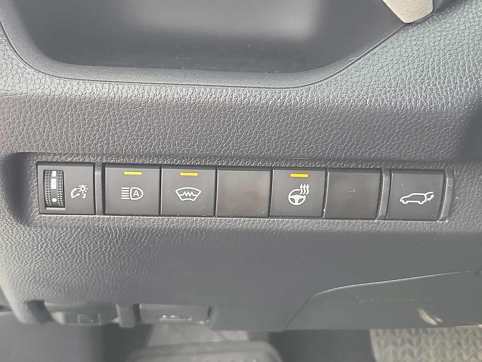 Thumbnail: 2023 Toyota RAV4 - 28