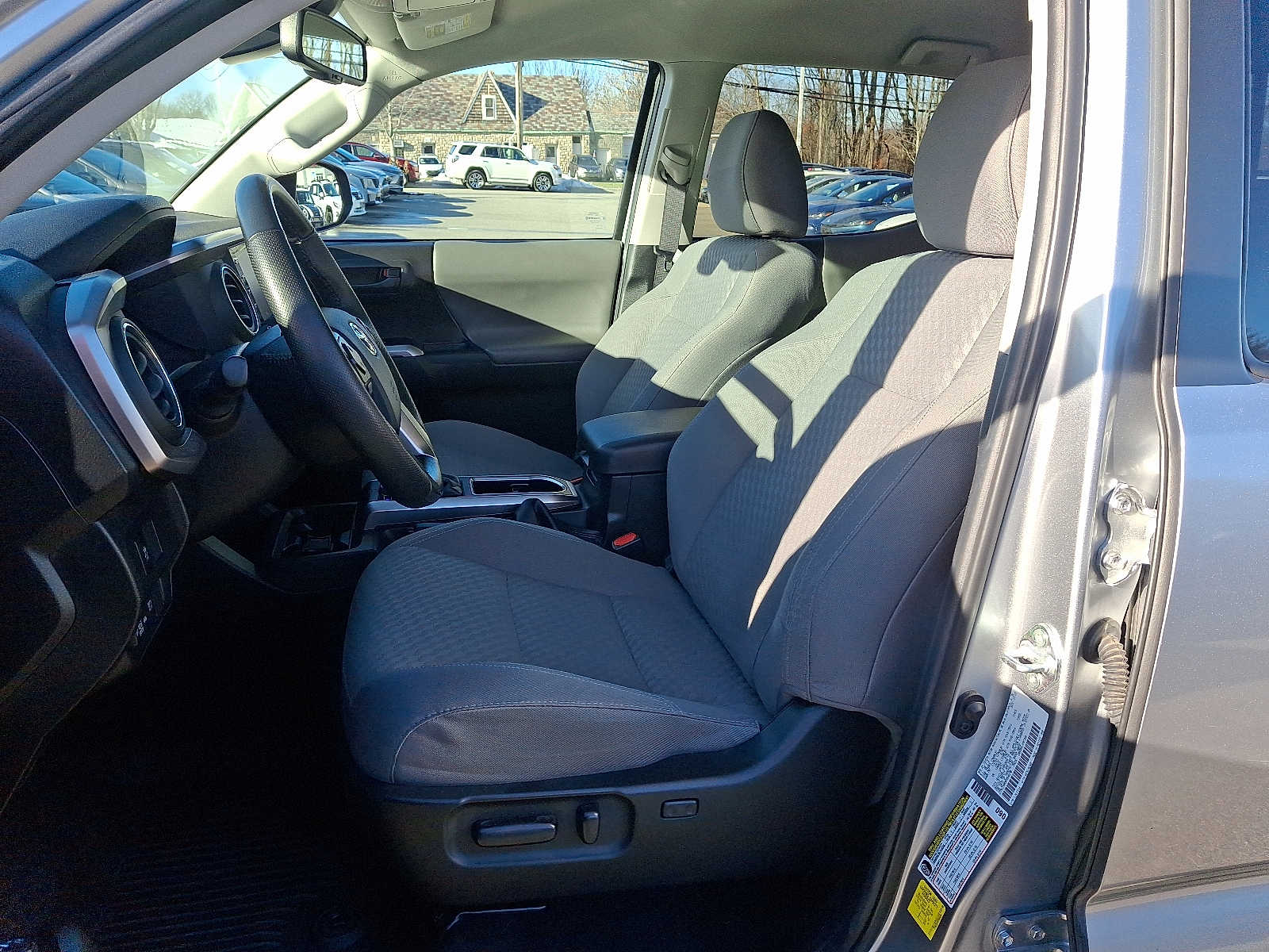 Thumbnail: 2023 Toyota Tacoma - 16