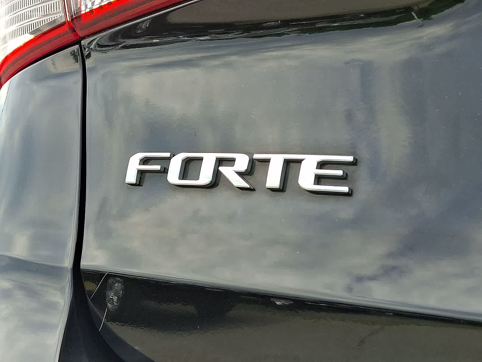 Thumbnail: 2018 Kia Forte - 31