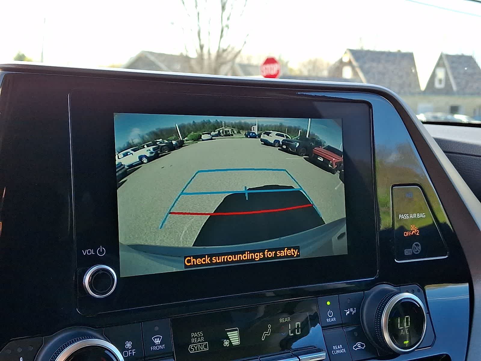 Thumbnail: 2023 Toyota Highlander - 23