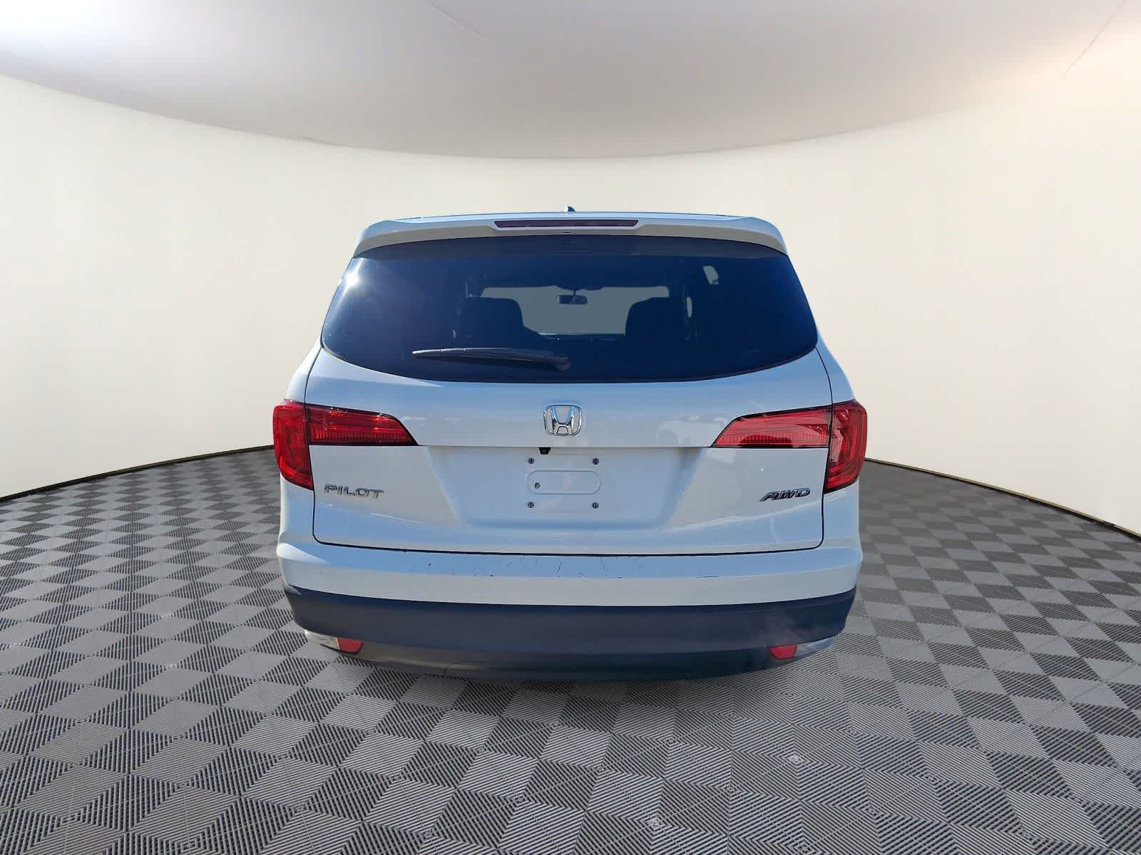 Thumbnail: 2018 Honda Pilot - 6