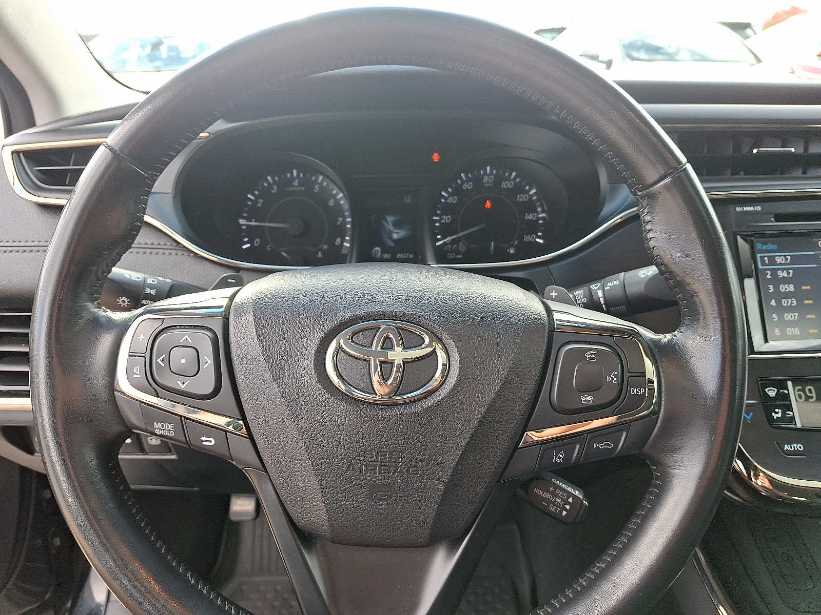 Thumbnail: 2018 Toyota Avalon - 24