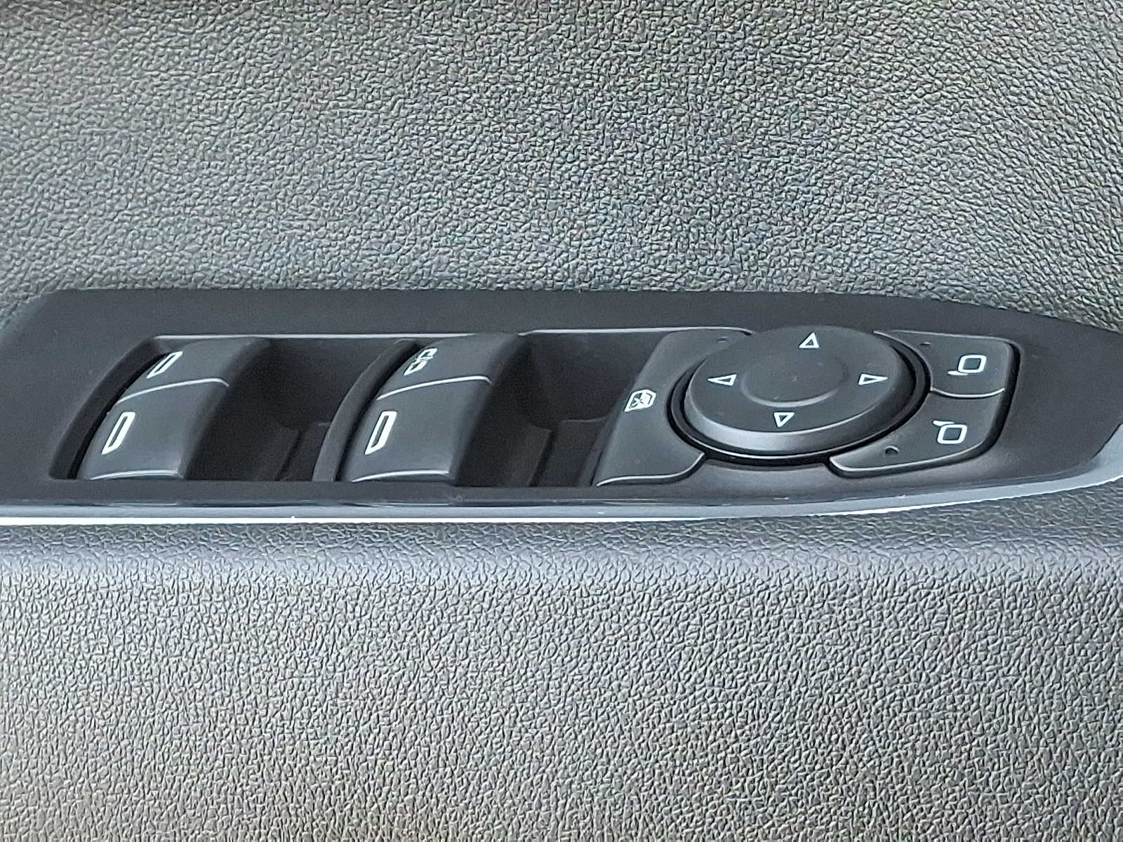 Thumbnail: 2025 Chevrolet Silverado 1500 - 26