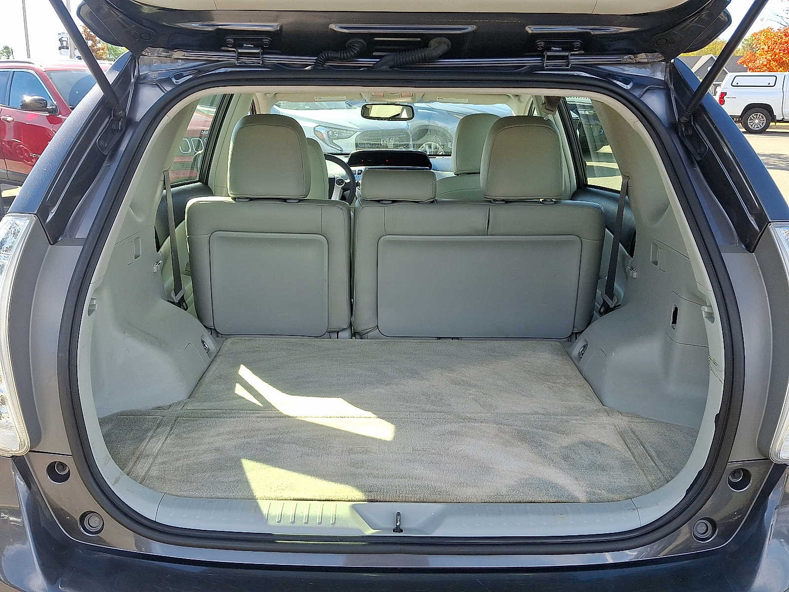 Thumbnail: 2013 Toyota Prius v - 24