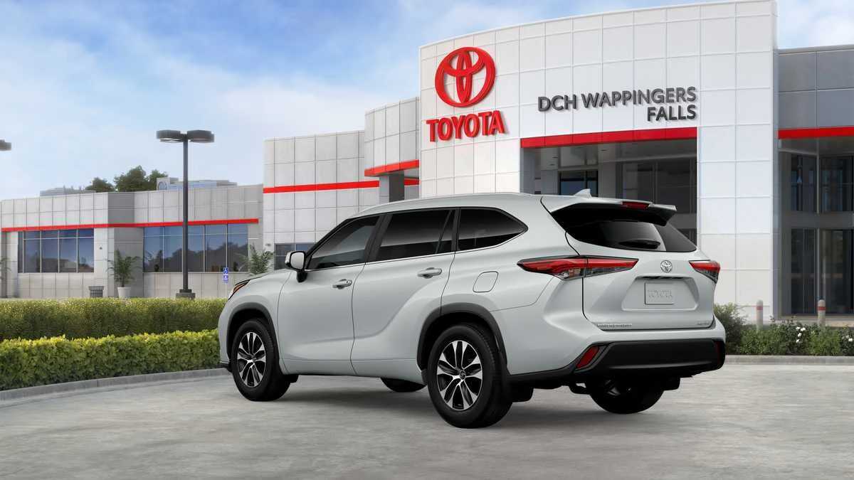 Thumbnail: 2026 Toyota Highlander - 8