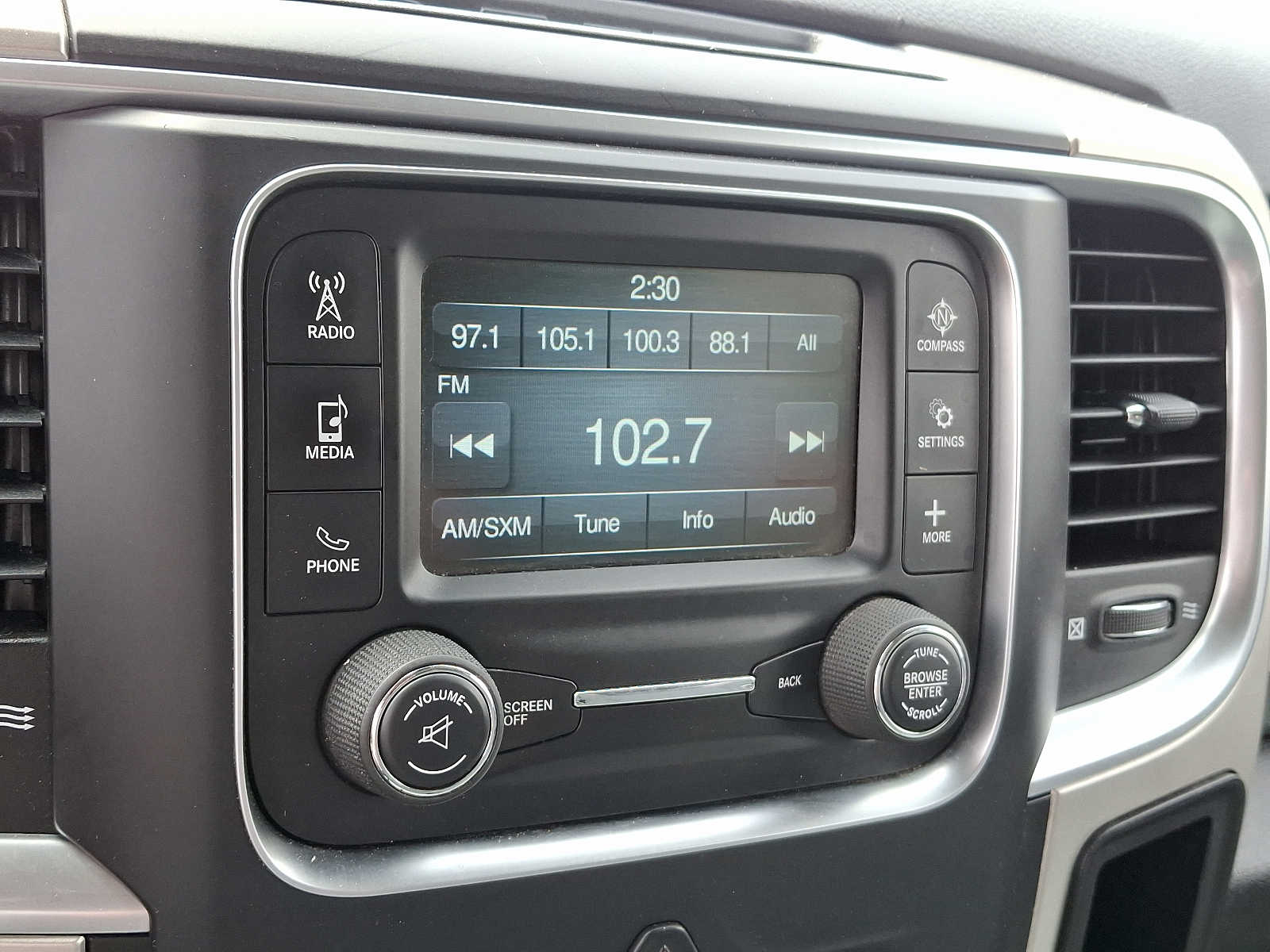 2019 RAM 1500 Classic SLT 17