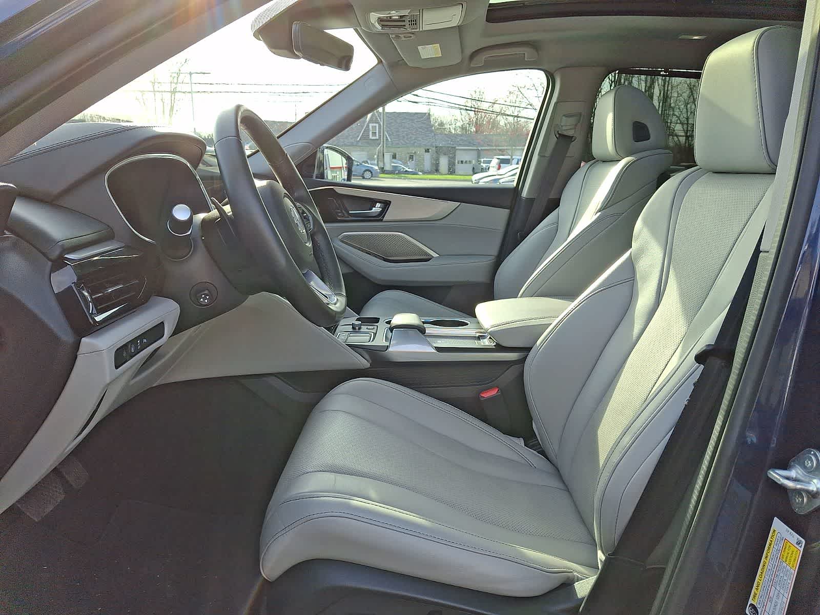 Thumbnail: 2023 Acura MDX - 16