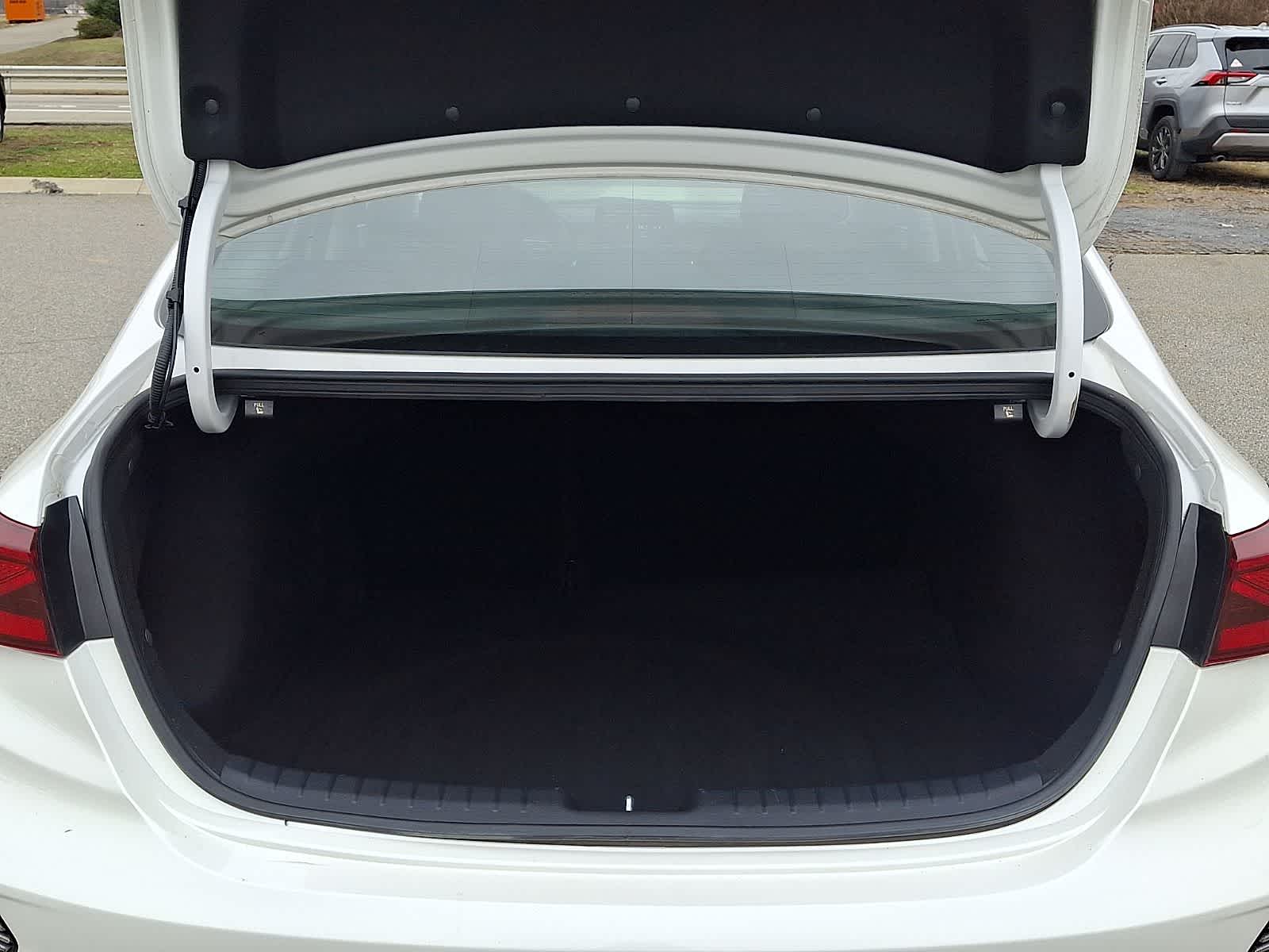 Thumbnail: 2023 Kia Forte - 28