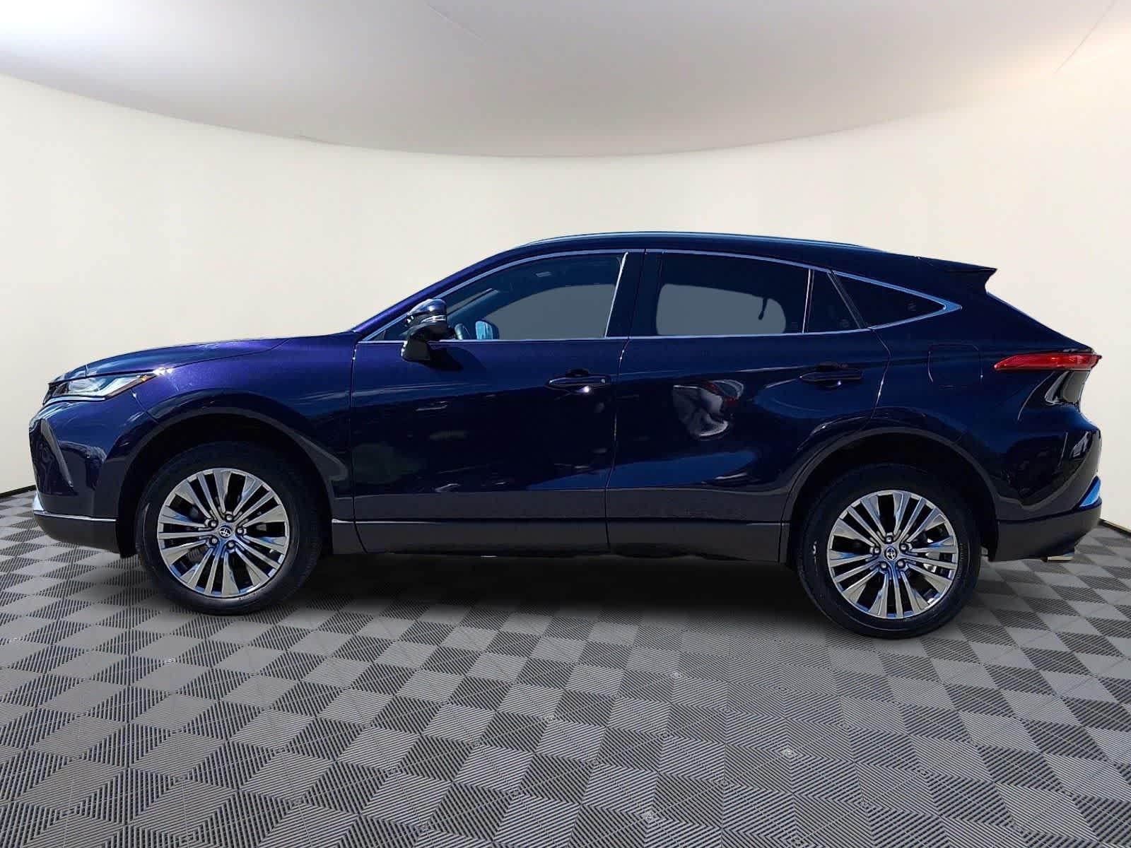 Thumbnail: 2023 Toyota Venza - 10