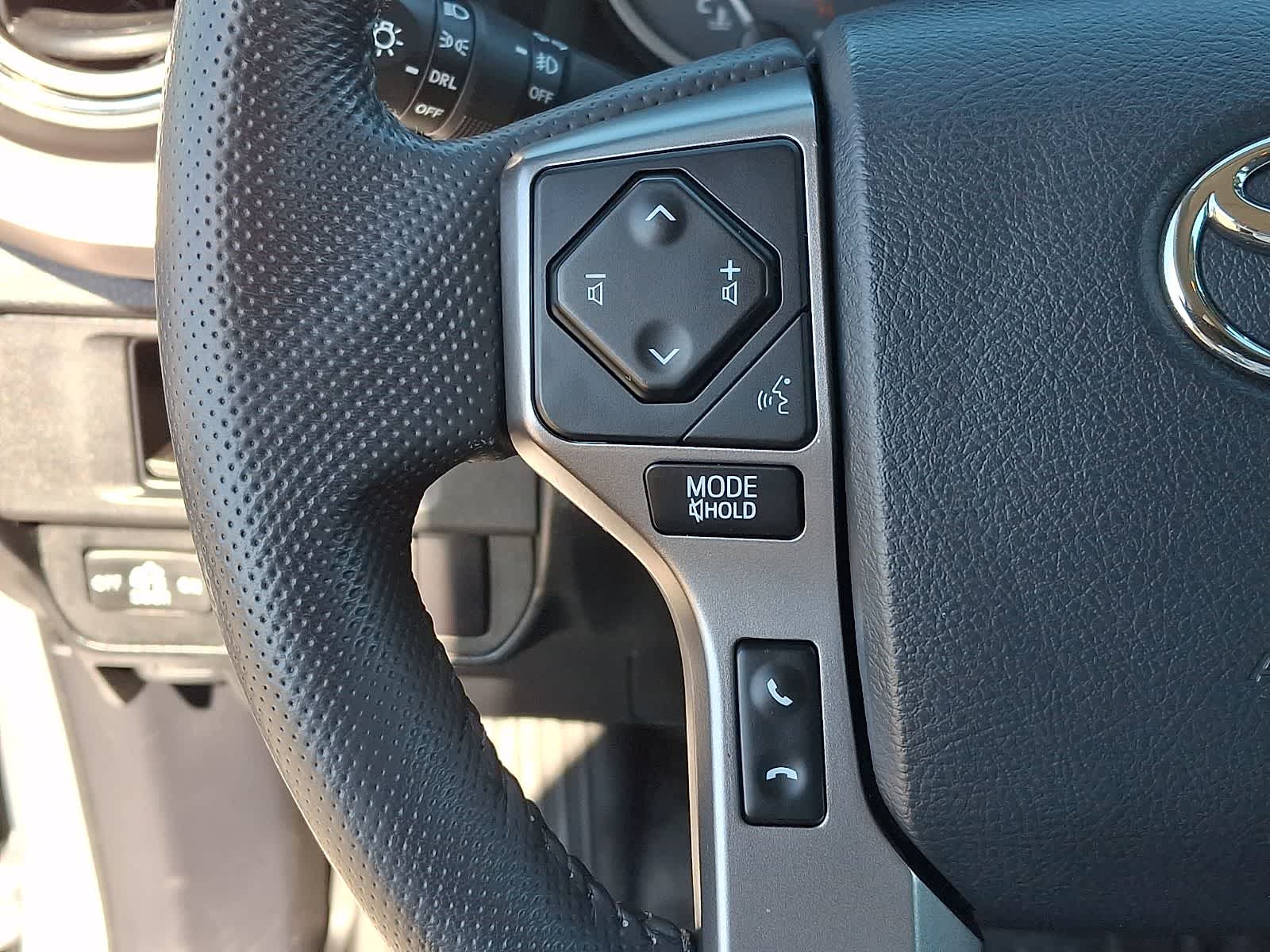 Thumbnail: 2018 Toyota Tacoma - 23