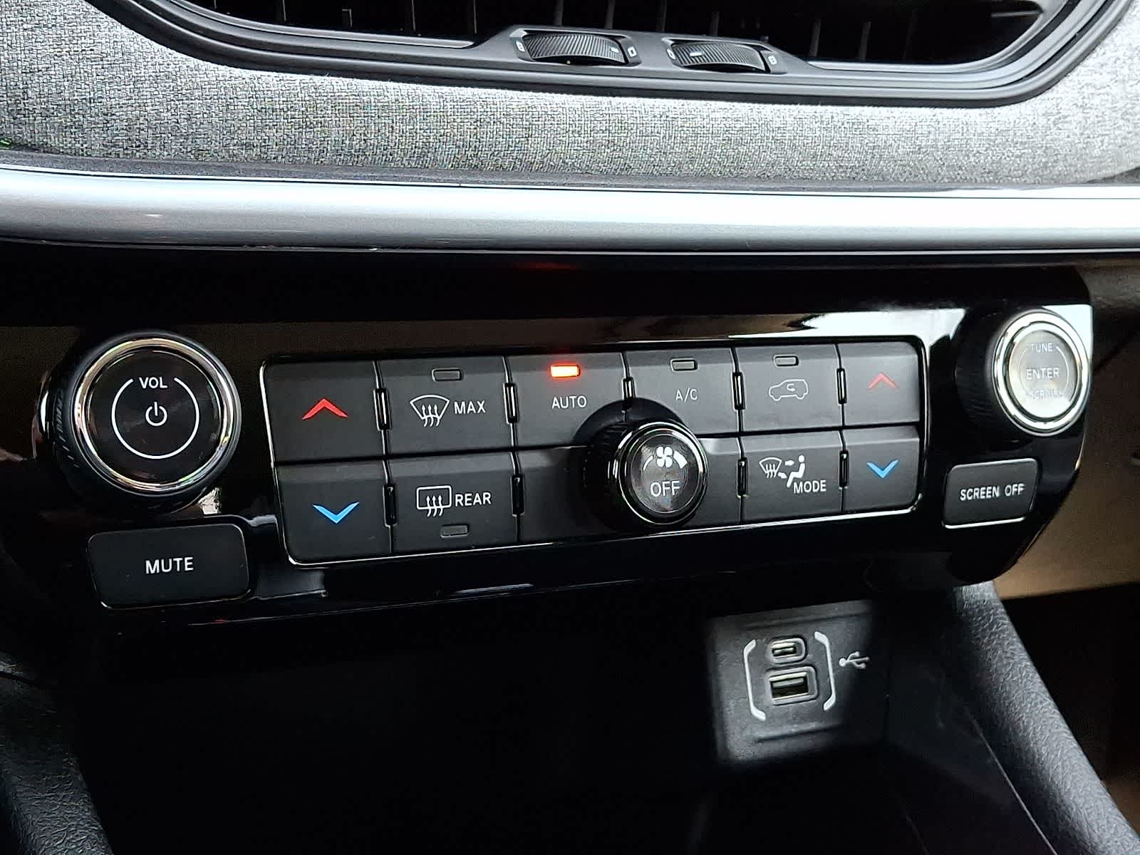 Thumbnail: 2022 Jeep Compass - 15