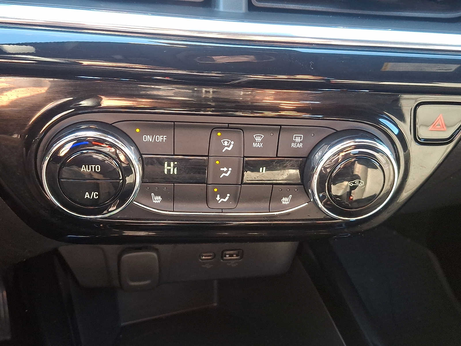 Thumbnail: 2024 Chevrolet Trax - 16