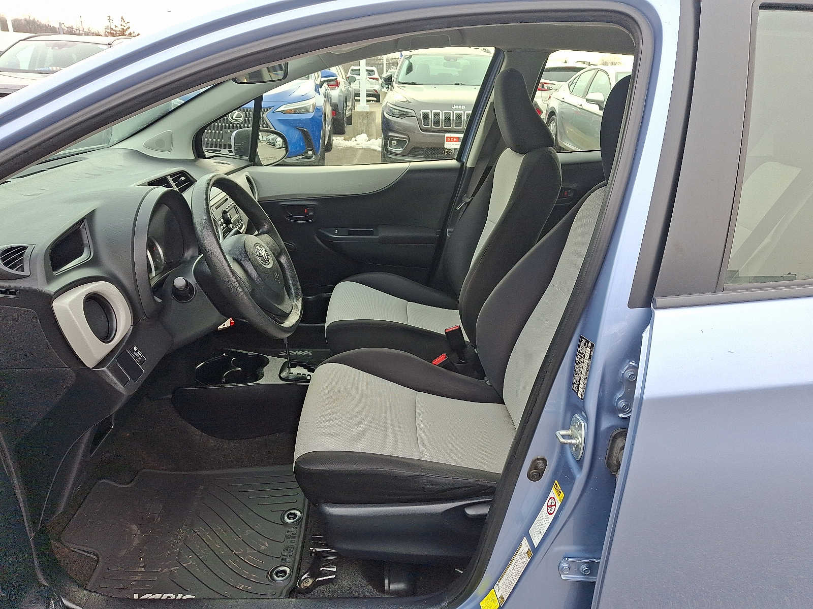 Thumbnail: 2014 Toyota Yaris - 15