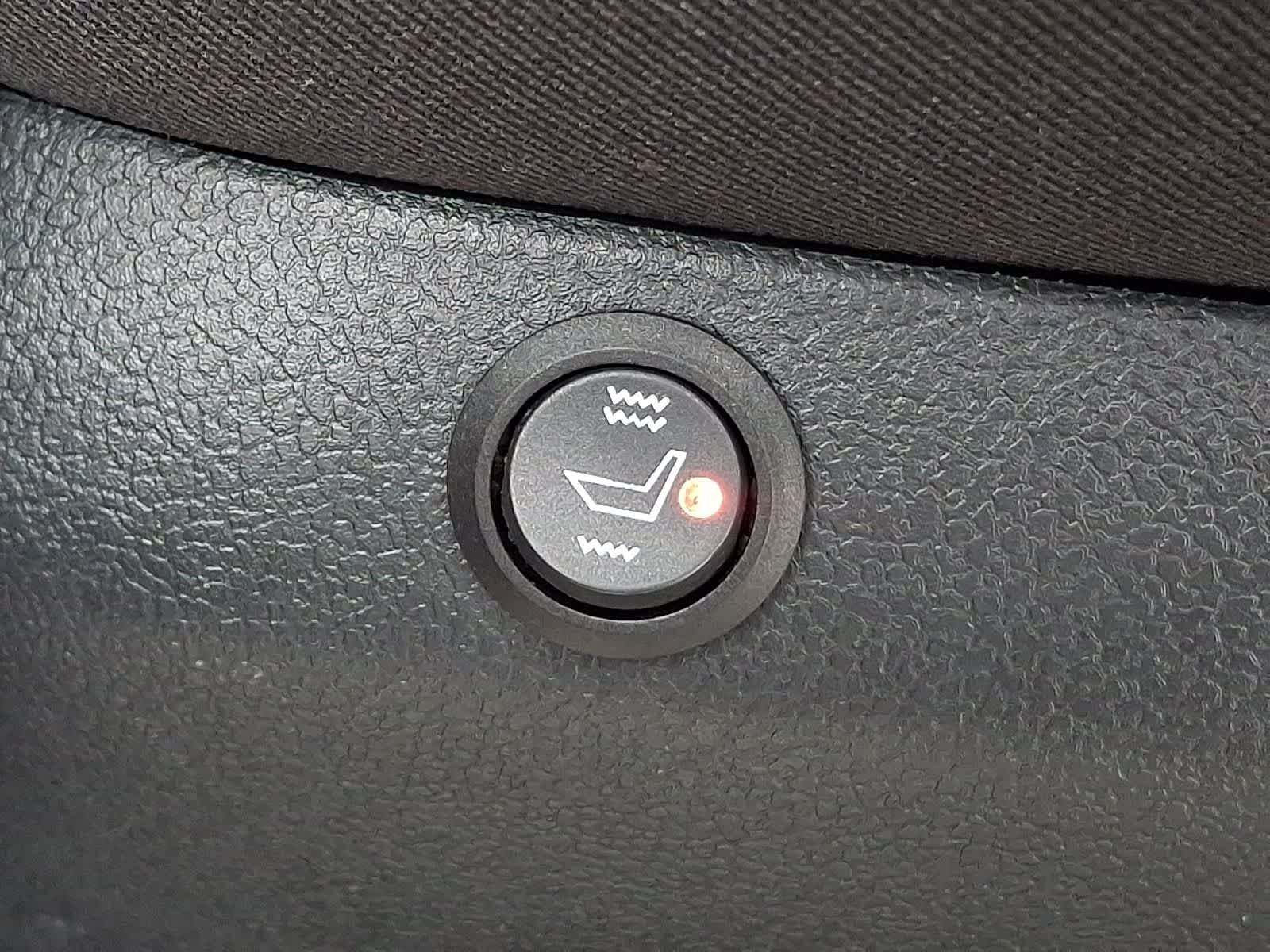 Thumbnail: 2021 Toyota RAV4 - 27