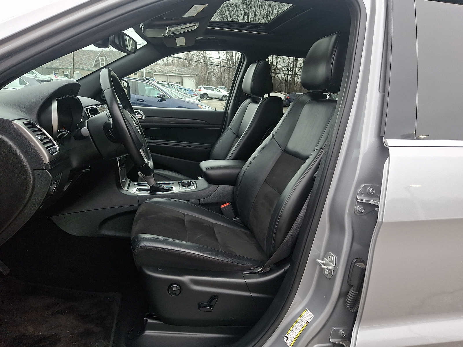 Thumbnail: 2020 Jeep Grand Cherokee - 14