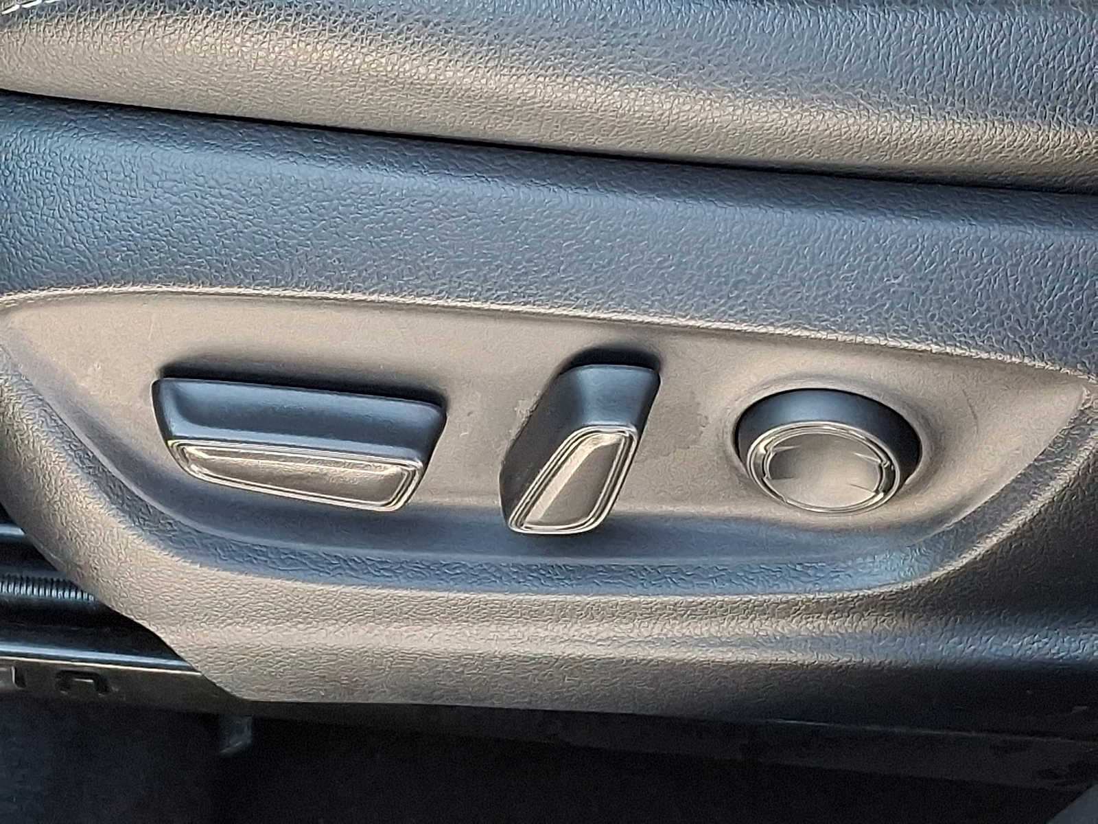 Thumbnail: 2025 Toyota Corolla Cross - 29