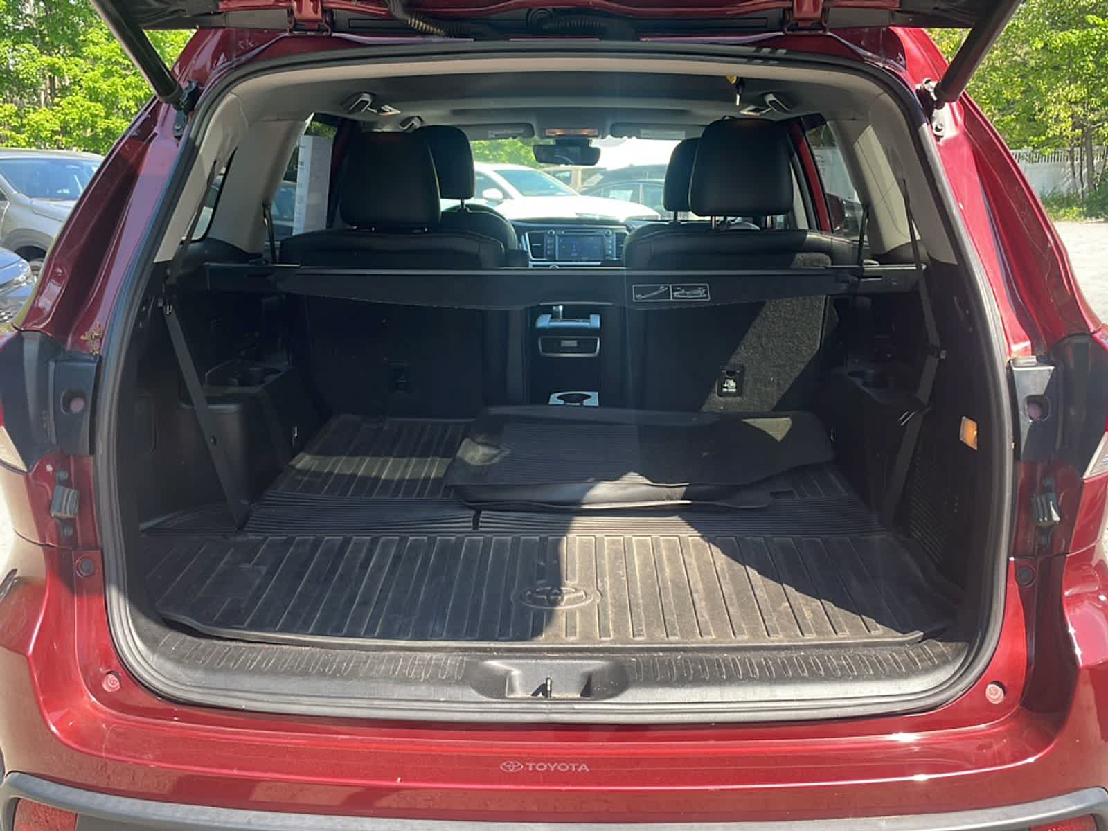 Thumbnail: 2019 Toyota Highlander - 8