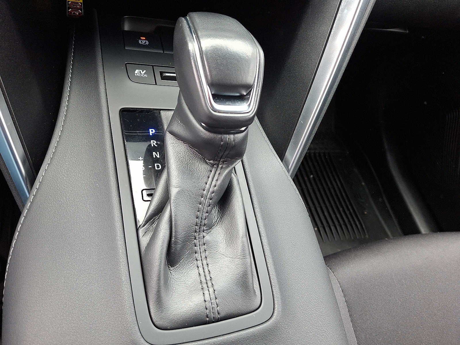 Thumbnail: 2023 Toyota Venza - 17