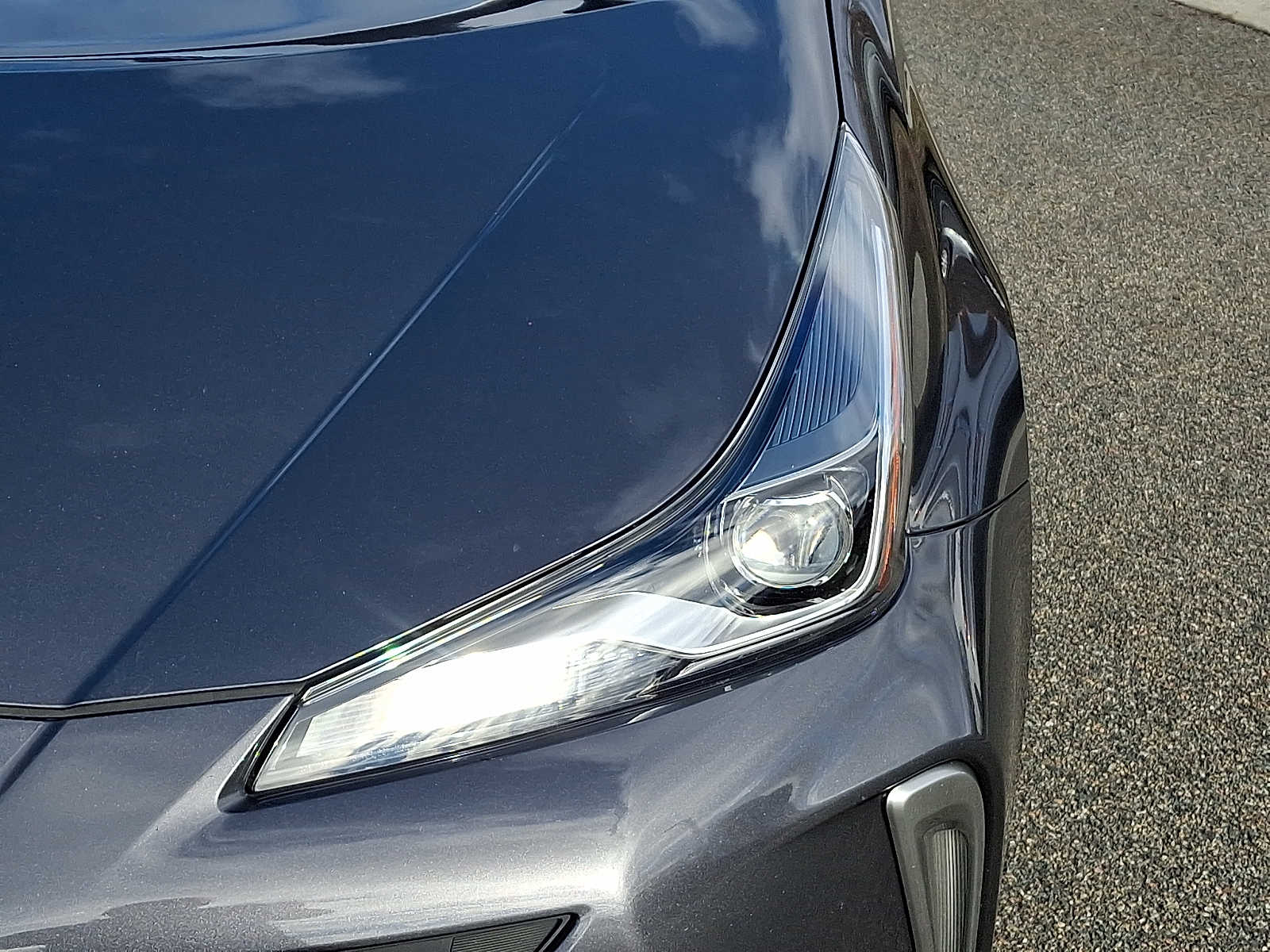 Thumbnail: 2022 Toyota Prius - 12