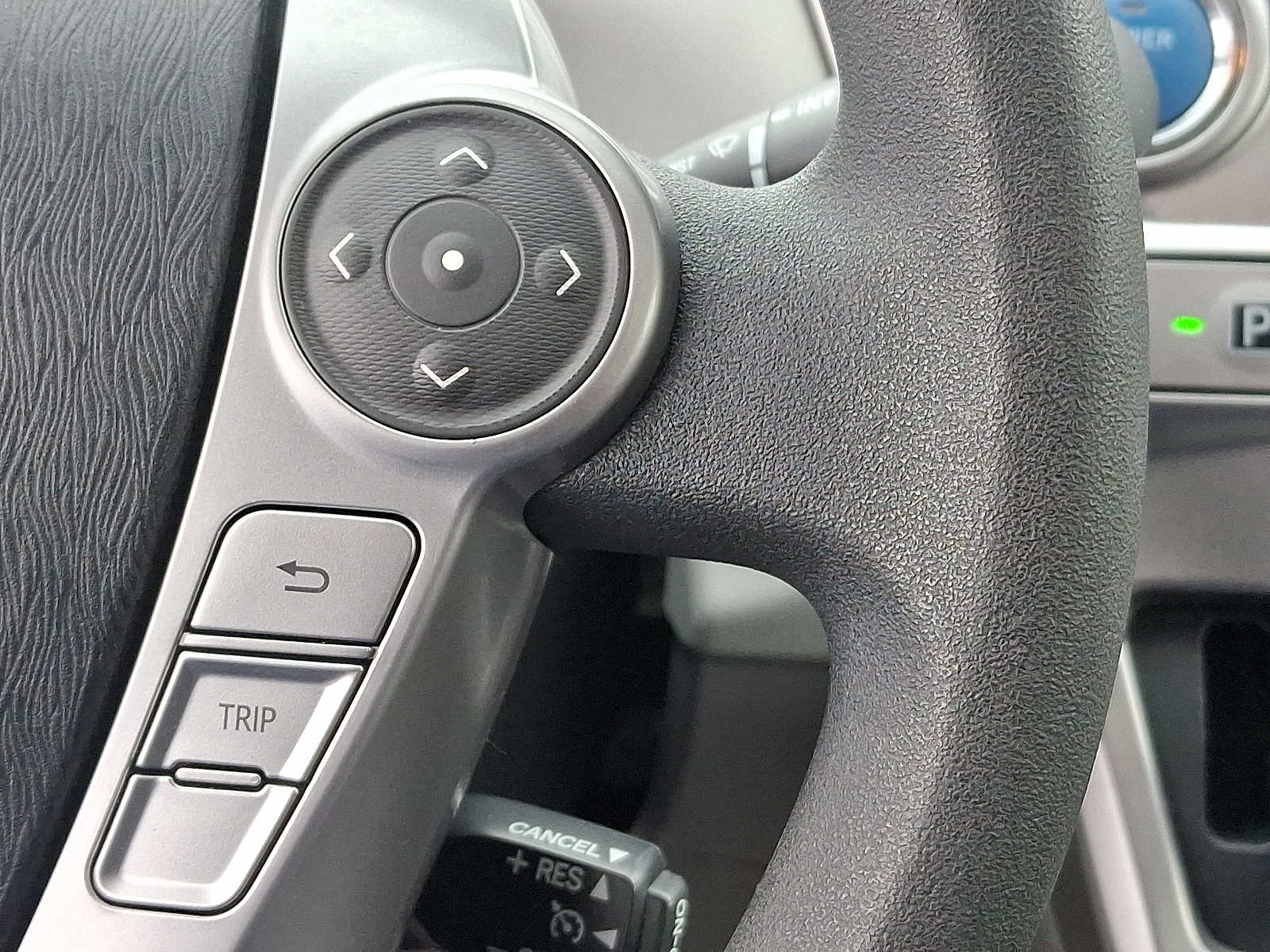 Thumbnail: 2015 Toyota Prius v - 23