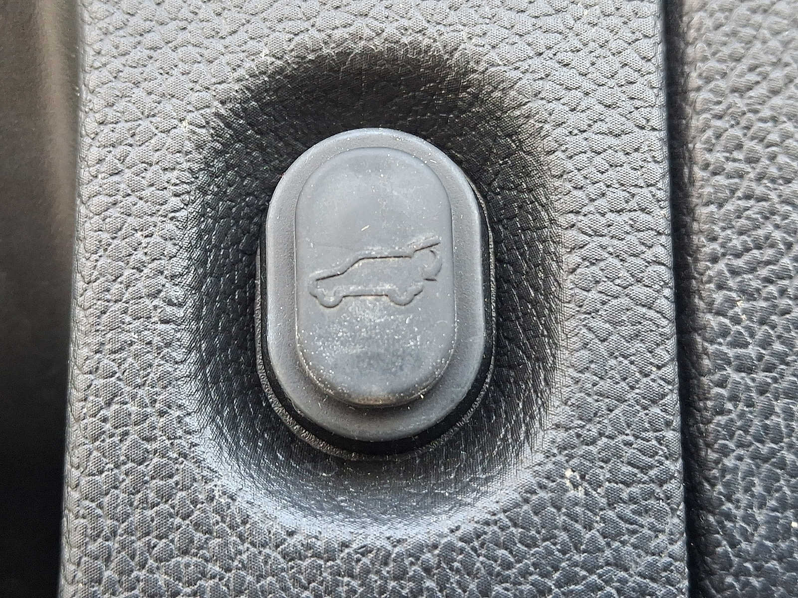 Thumbnail: 2020 Chevrolet Tahoe - 34