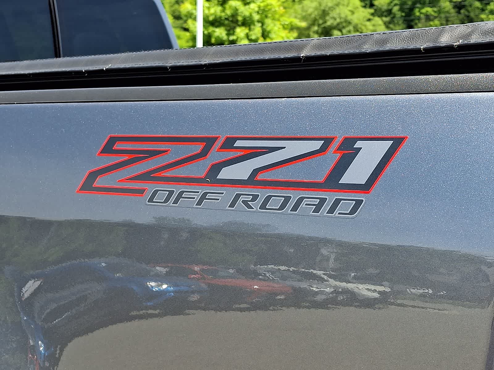 Thumbnail: 2021 Chevrolet Colorado - 32
